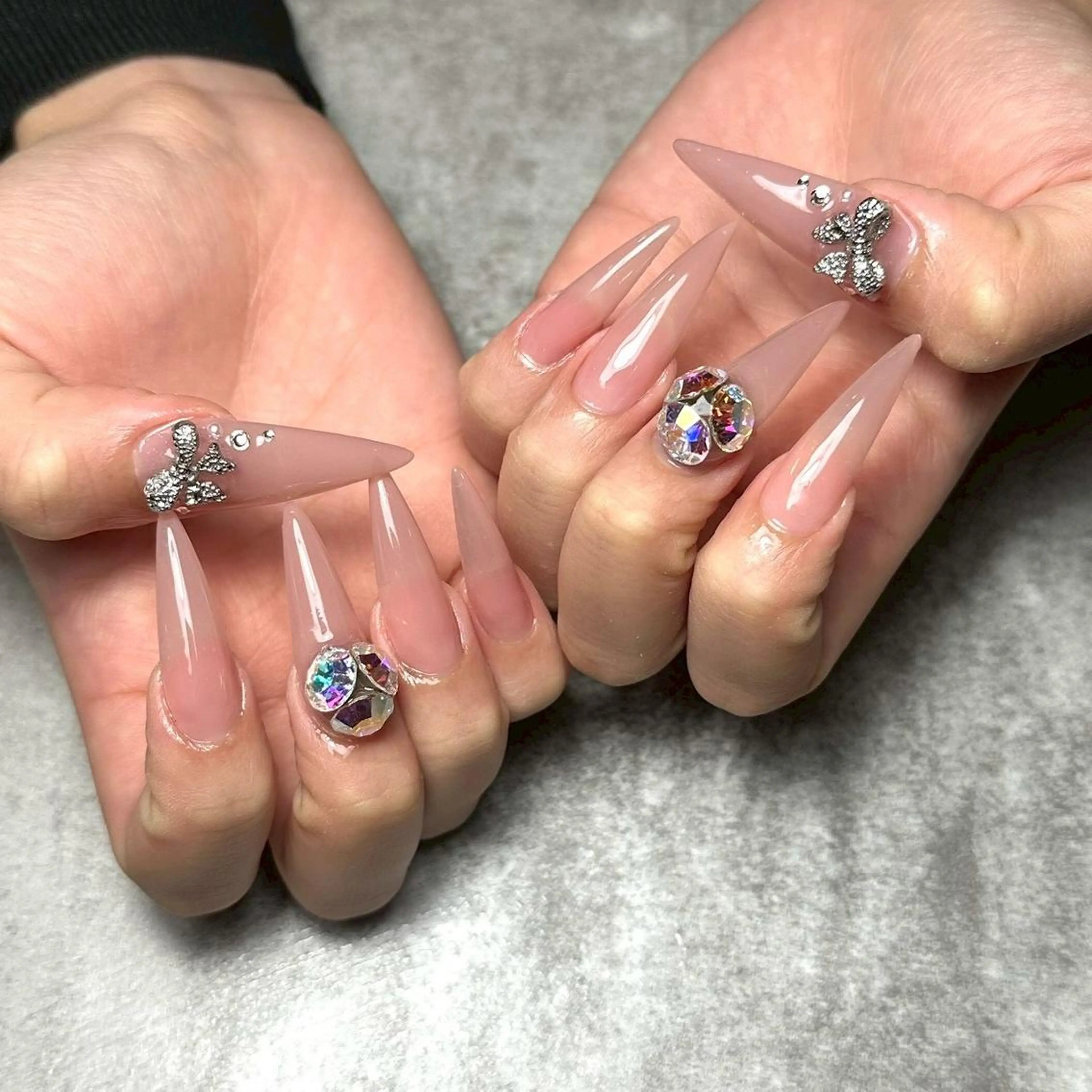 ネイル オーロラネイル ボルドー クリアネイル フラッシュネイル フットネイル ハンドネイル 木村乃音/長さだし パラジェルフィルインのネイルデザイン