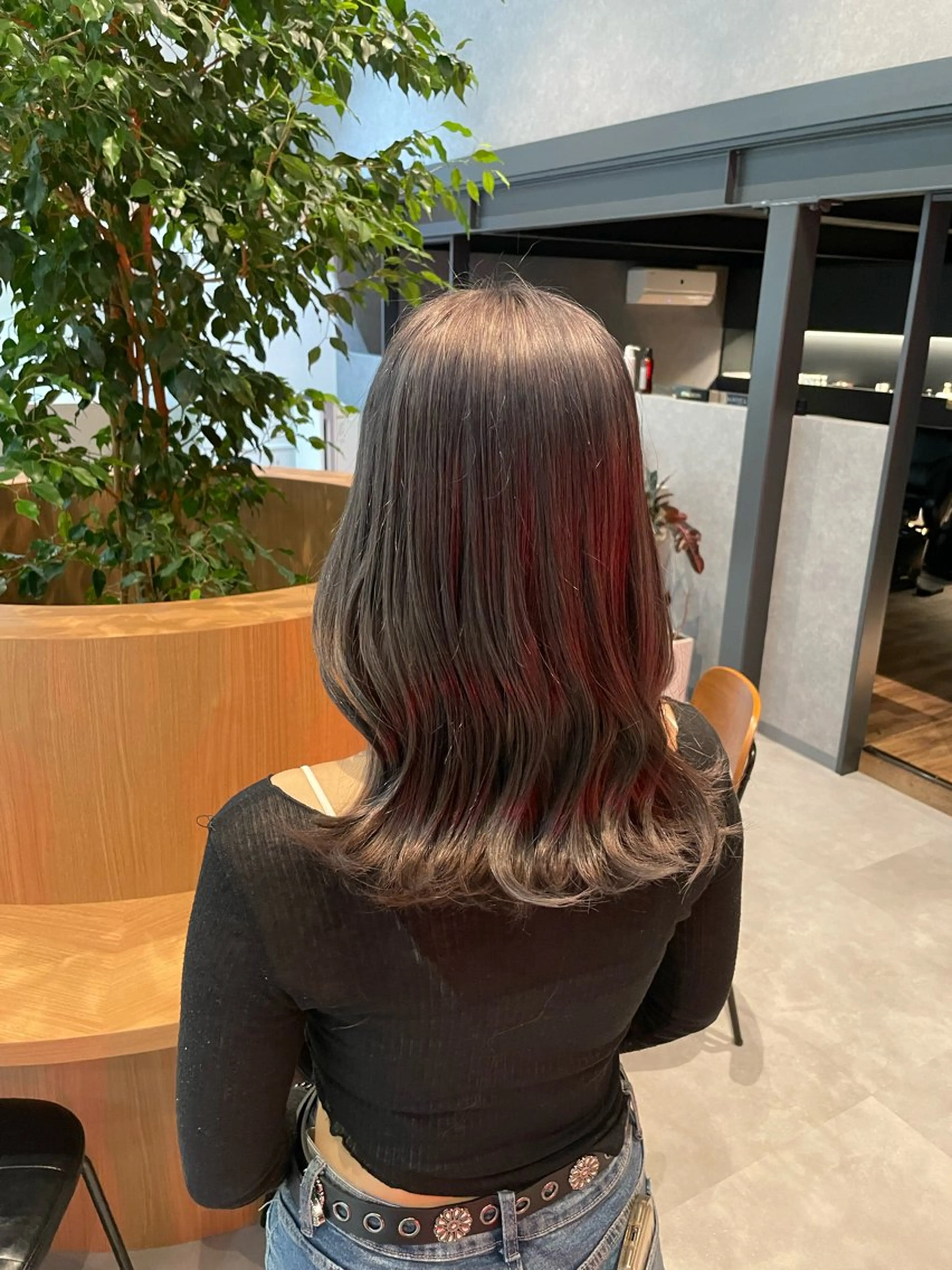 セミロング カラー ヘアカラー ayaka |トレンドヘアのヘアスタイル