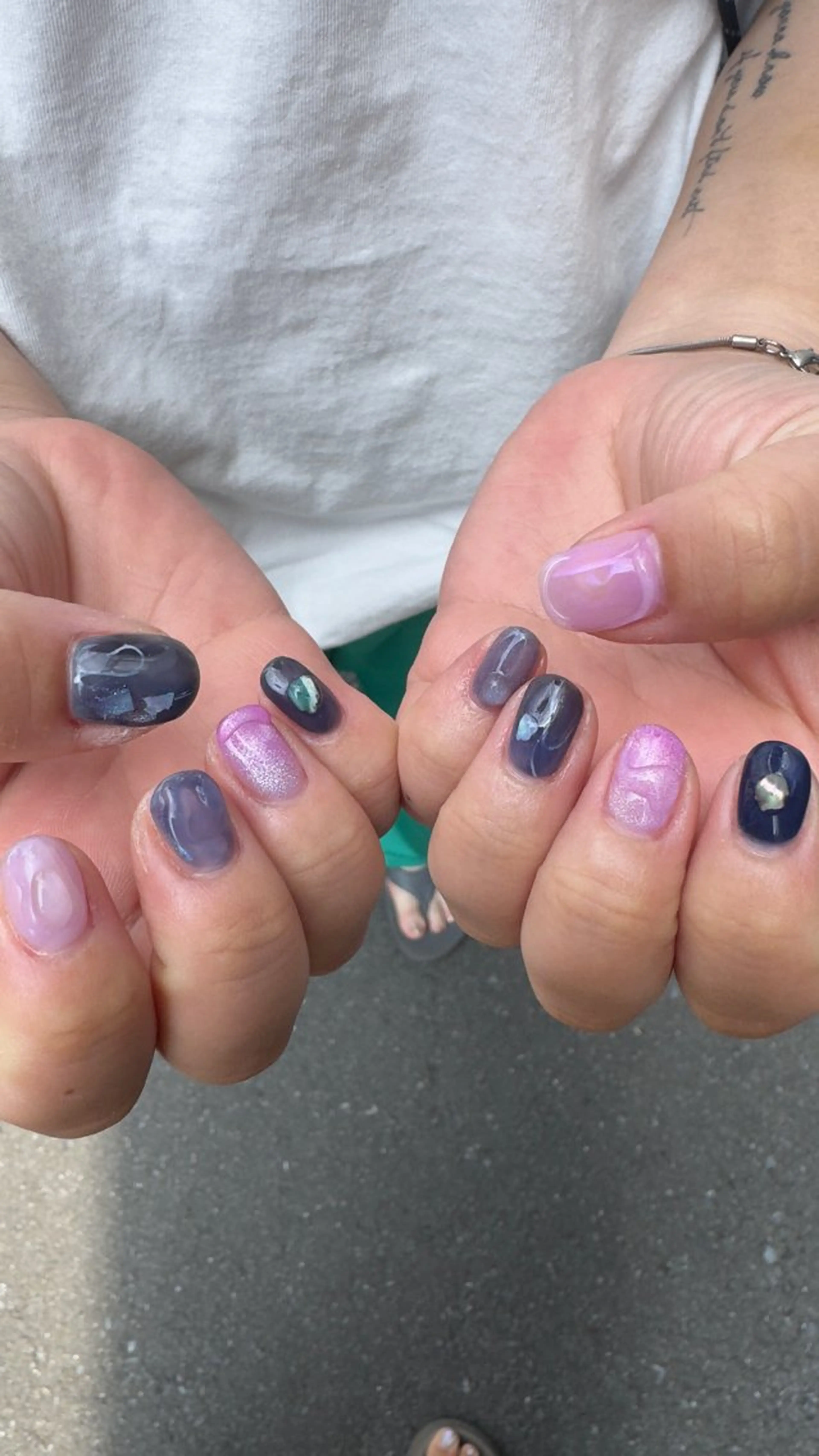 ネイル フラッシュネイル ホログラムネイル 韓国ネイル レース ラメ(グリッター) ハンドネイル MH_ Nailのネイルデザイン