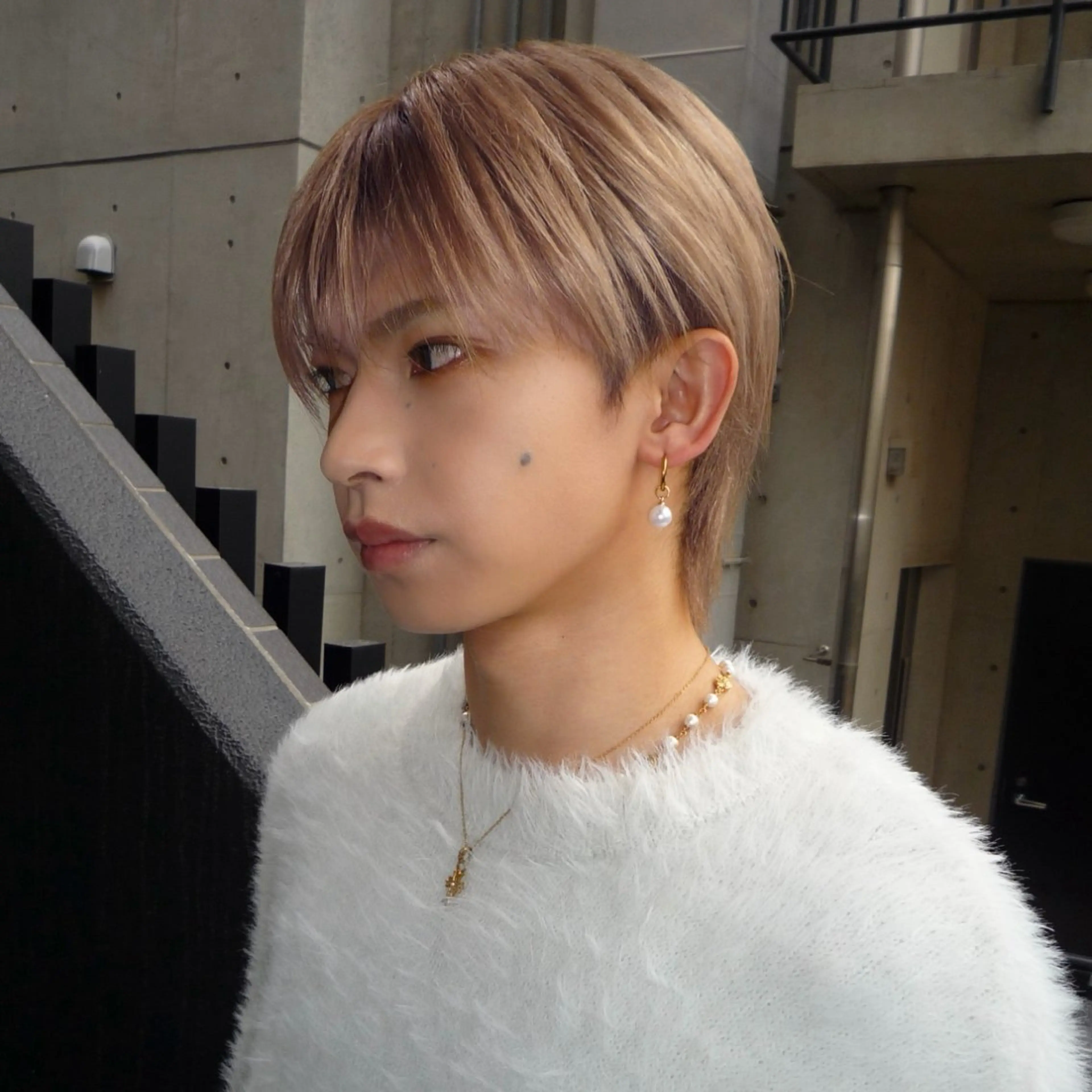 ショート riri🎀 透カラー/曲がる縮毛のヘアスタイル