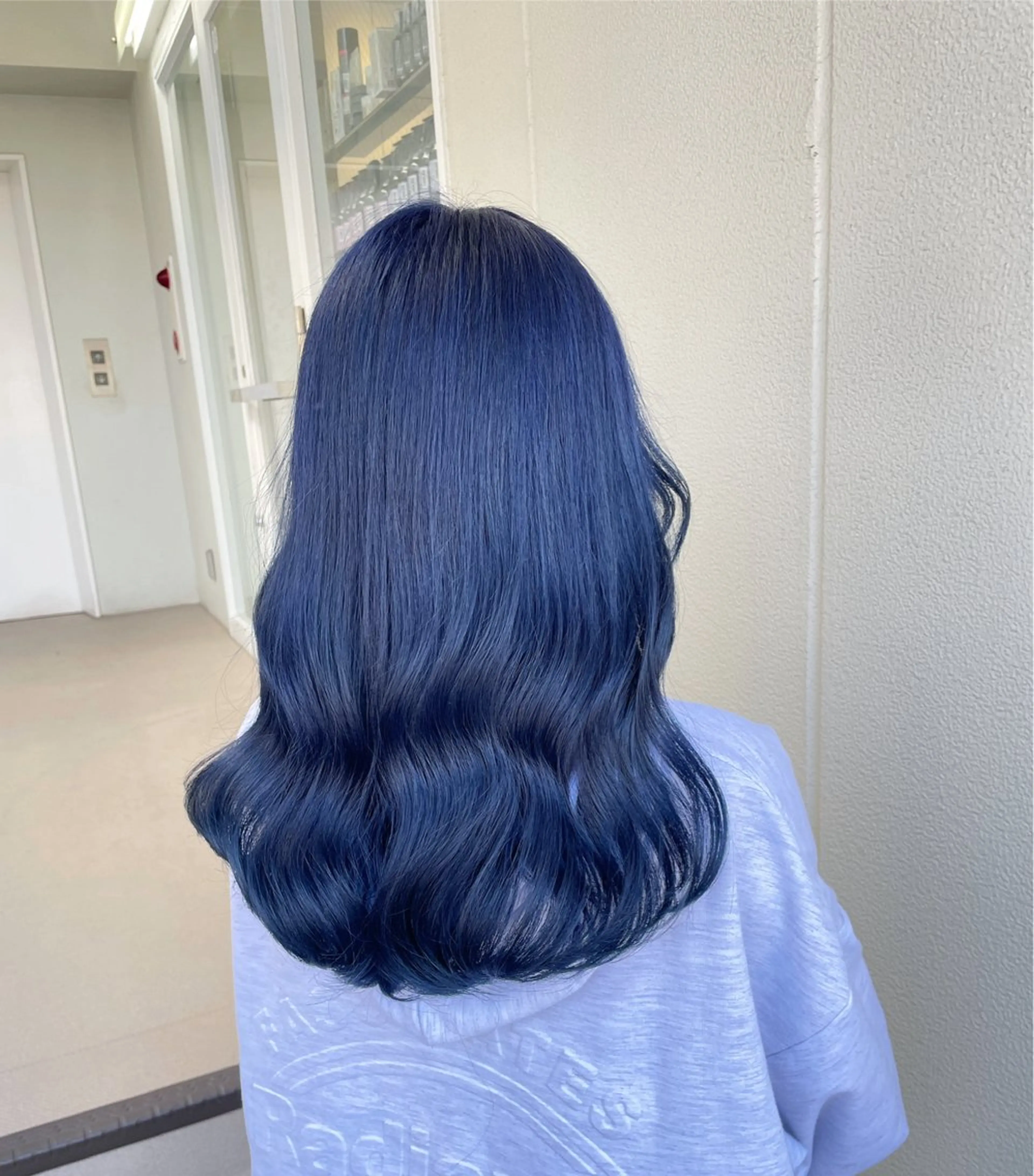 ロング カラー ヘアアレンジ ブルーカラー ネイビーカラー ヘアカラー トリートメント ヘッドスパ ヘアセット 艶髪✨寒色カラー✨ 翁長孝輔のヘアスタイル
