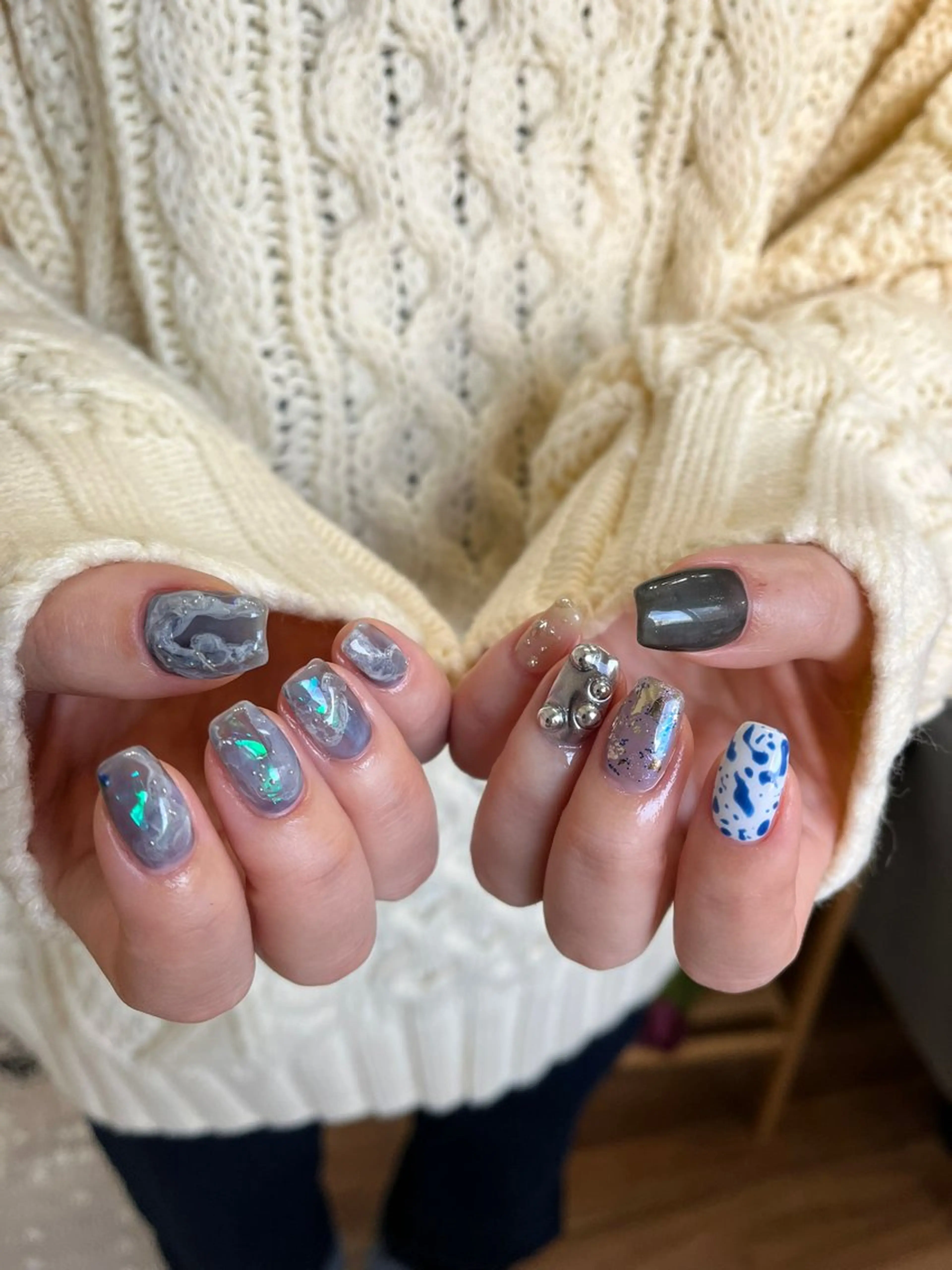 【10本長さだし・オフ込み】ミディアム10本アートジェルネイル💚の写真