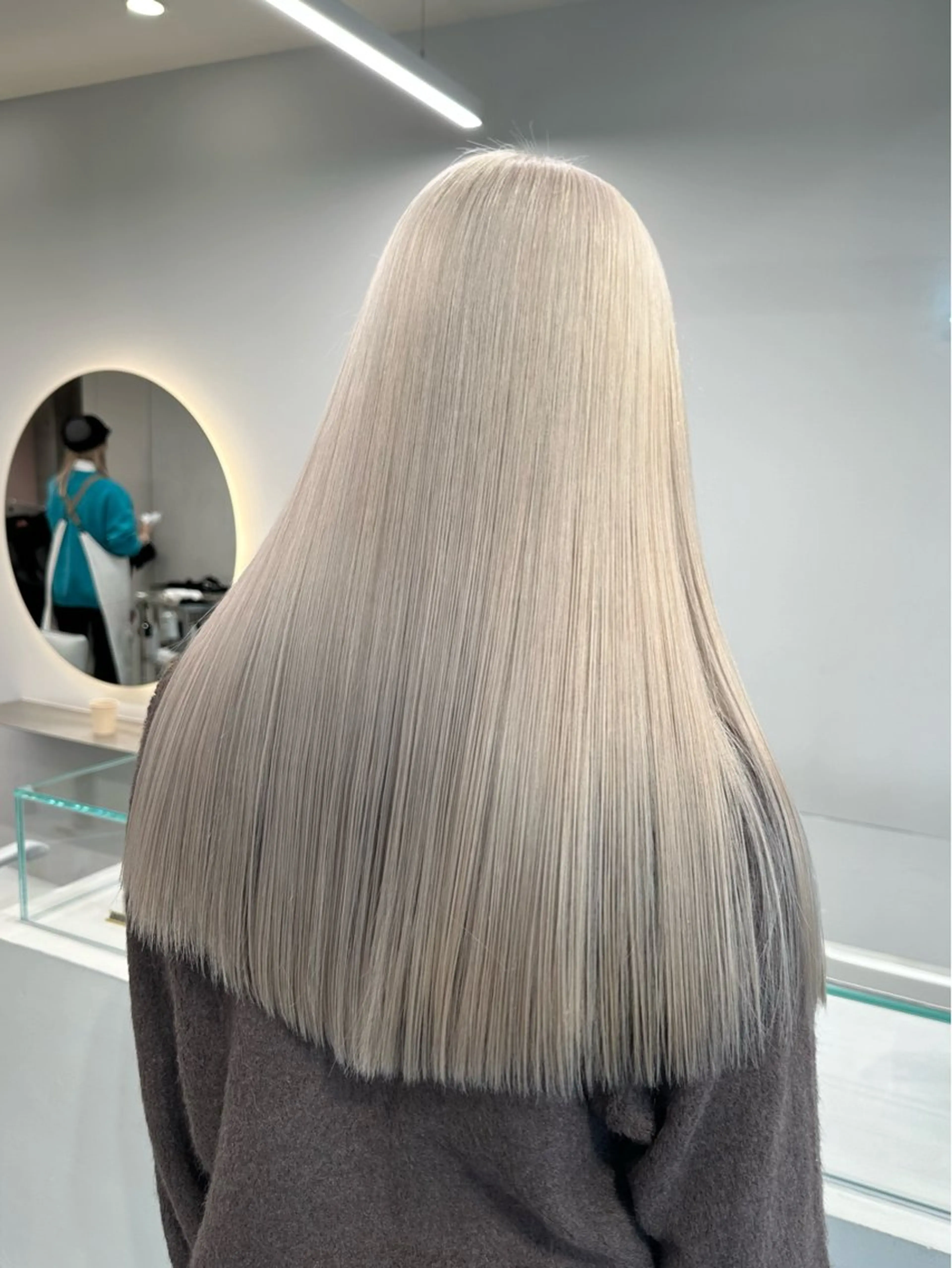 【U24】【minimo限定価格】【ケアブリーチ使用】　𝘽𝙡𝙚𝙖𝙘𝙝𝙘𝙤𝙡𝙤𝙧🐇の写真