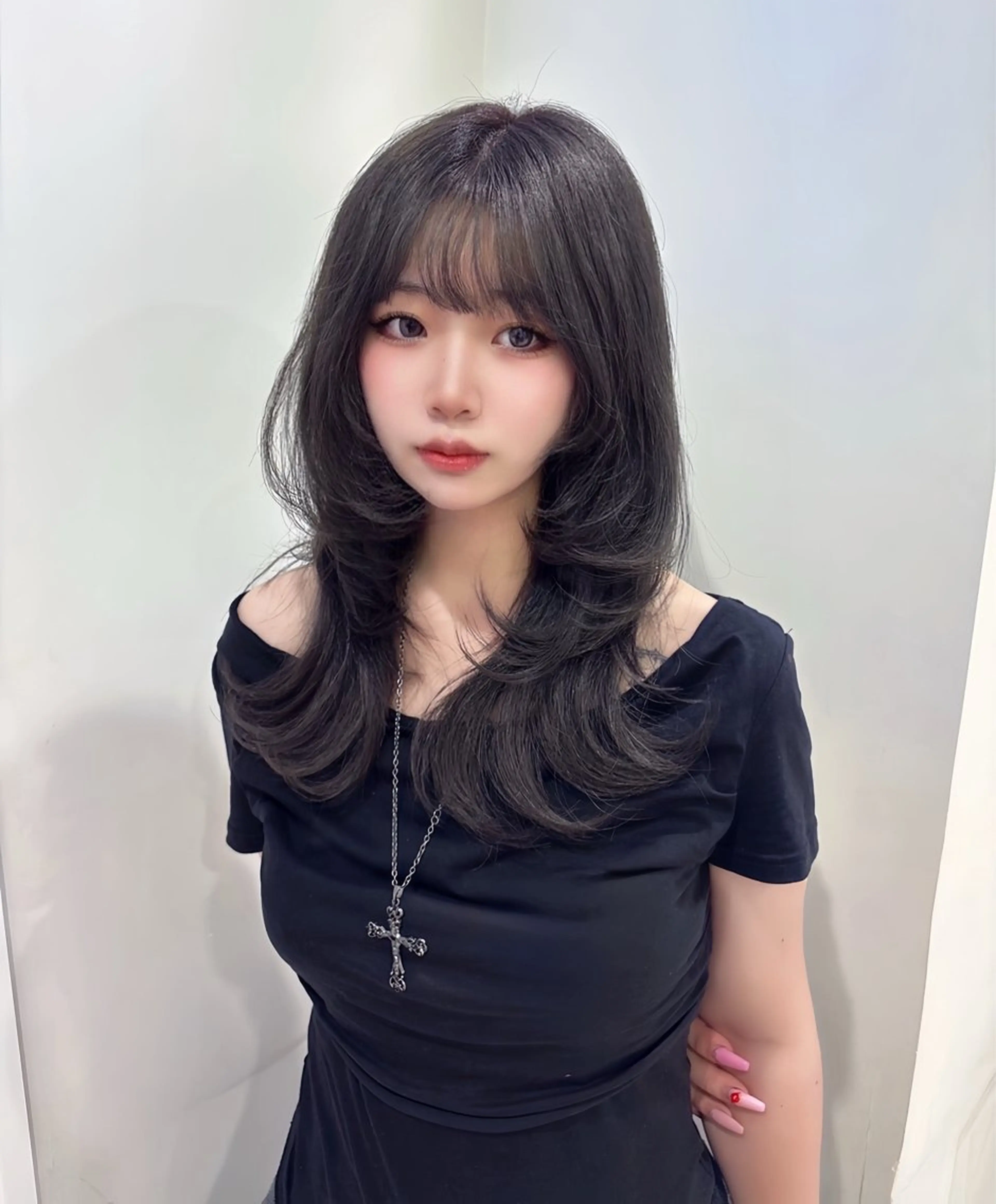 ロング カラー ヘアアレンジ カット ヘアカラー トリートメント ヘッドスパ ヘアセット 韓国レイヤーカット /韓国トレンドカラーのヘアスタイル