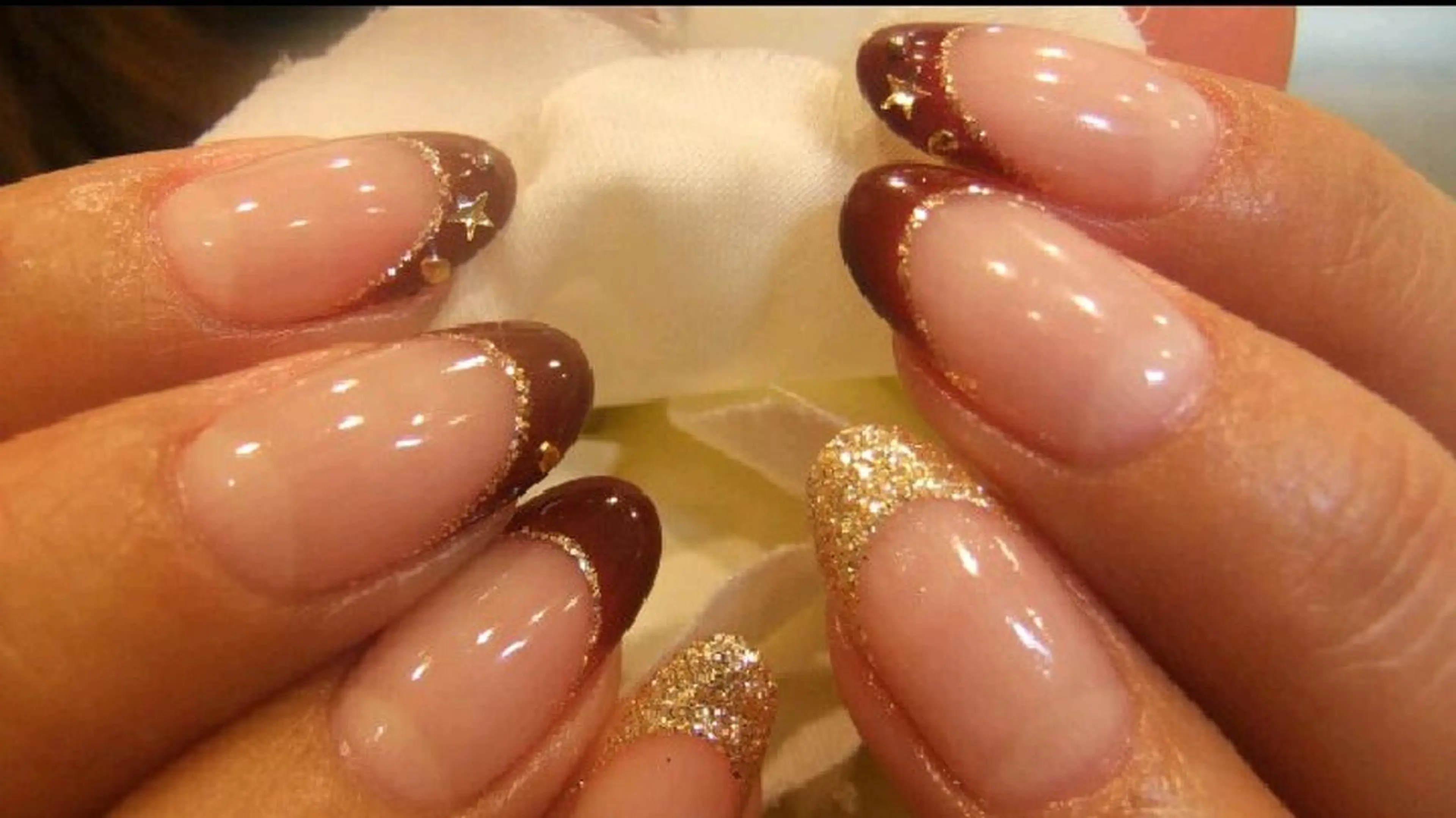 ネイル ボルドー フレンチネイル ラメ(グリッター) NARUMI HYODOのネイルデザイン