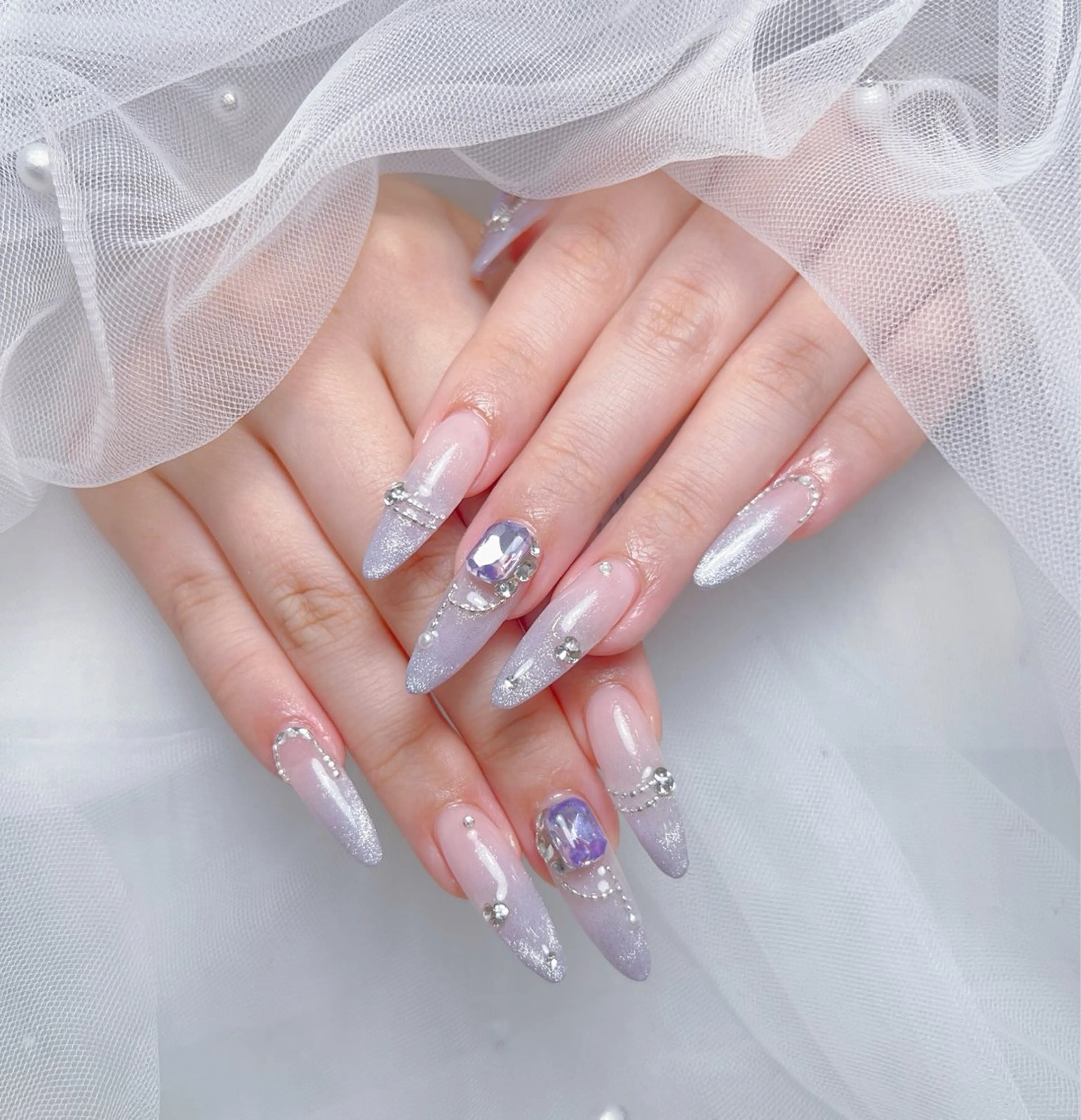ネイル アートネイル オーロラネイル チークネイル 長さ出し フットネイル Miya _nailのネイルデザイン