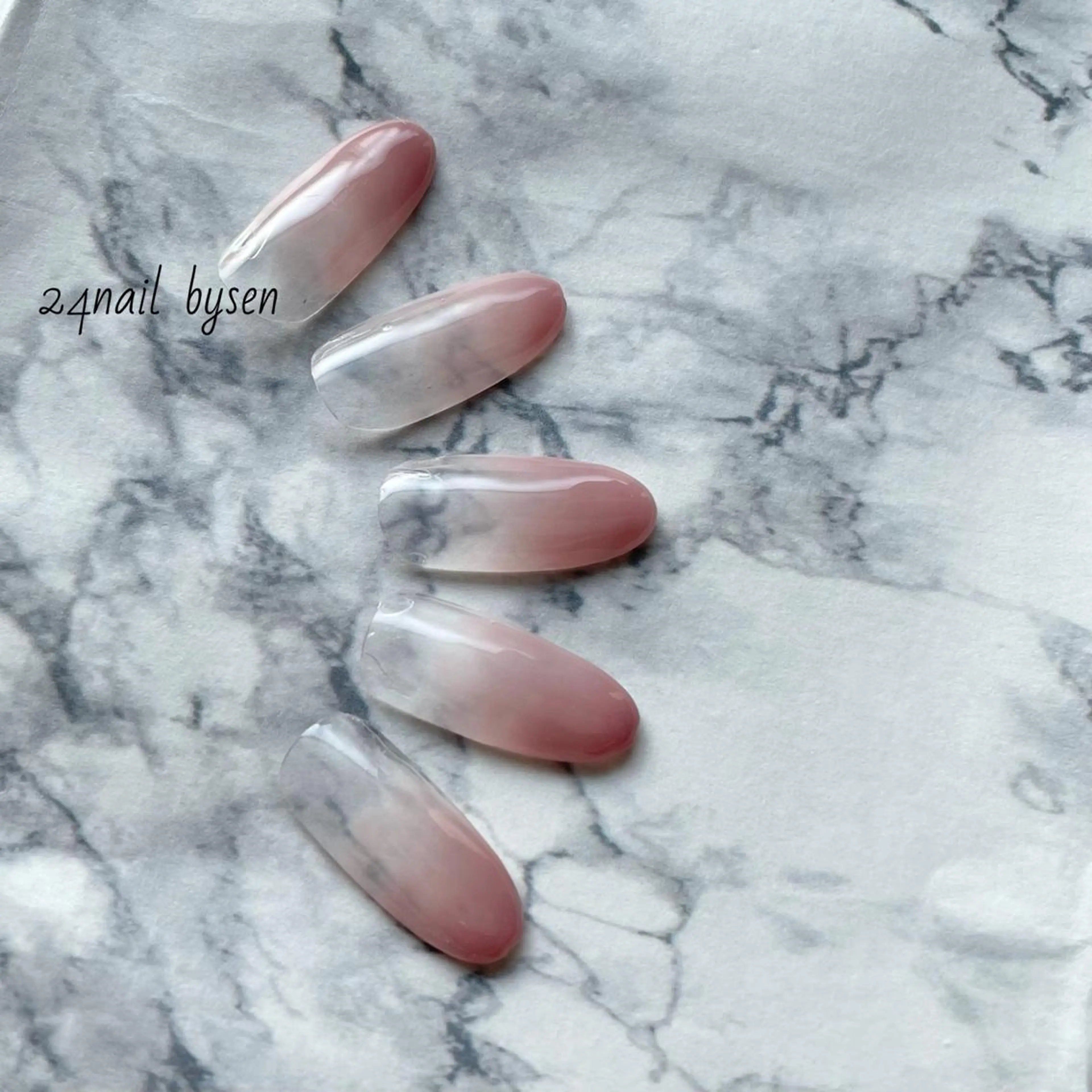 ネイル グラデーション ワンカラーネイル ピンク ピンクベージュ シンプルネイル Atelier by 24nail/Ayaのネイルデザイン