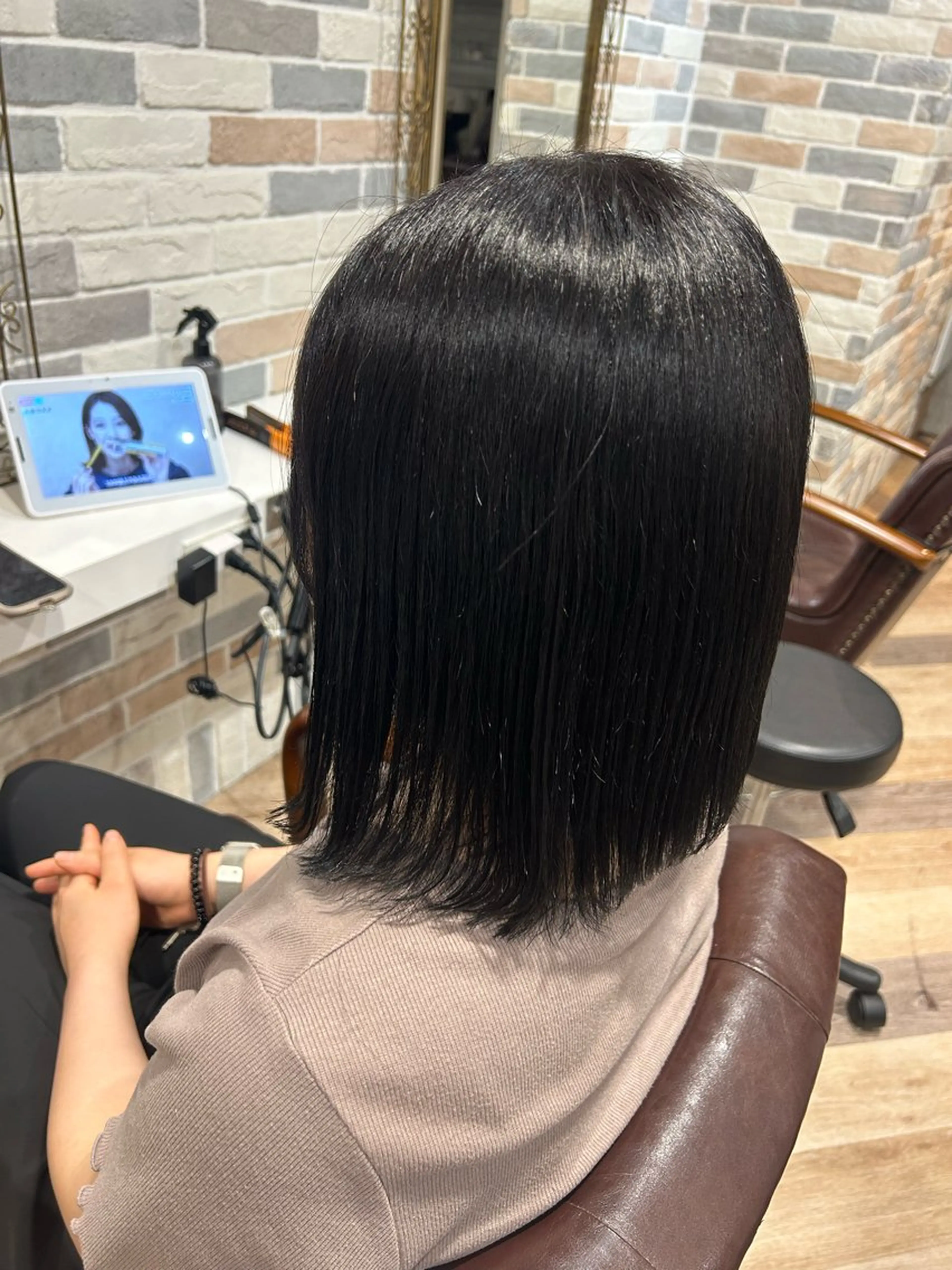 ミディアム 中原 琴音のヘアスタイル