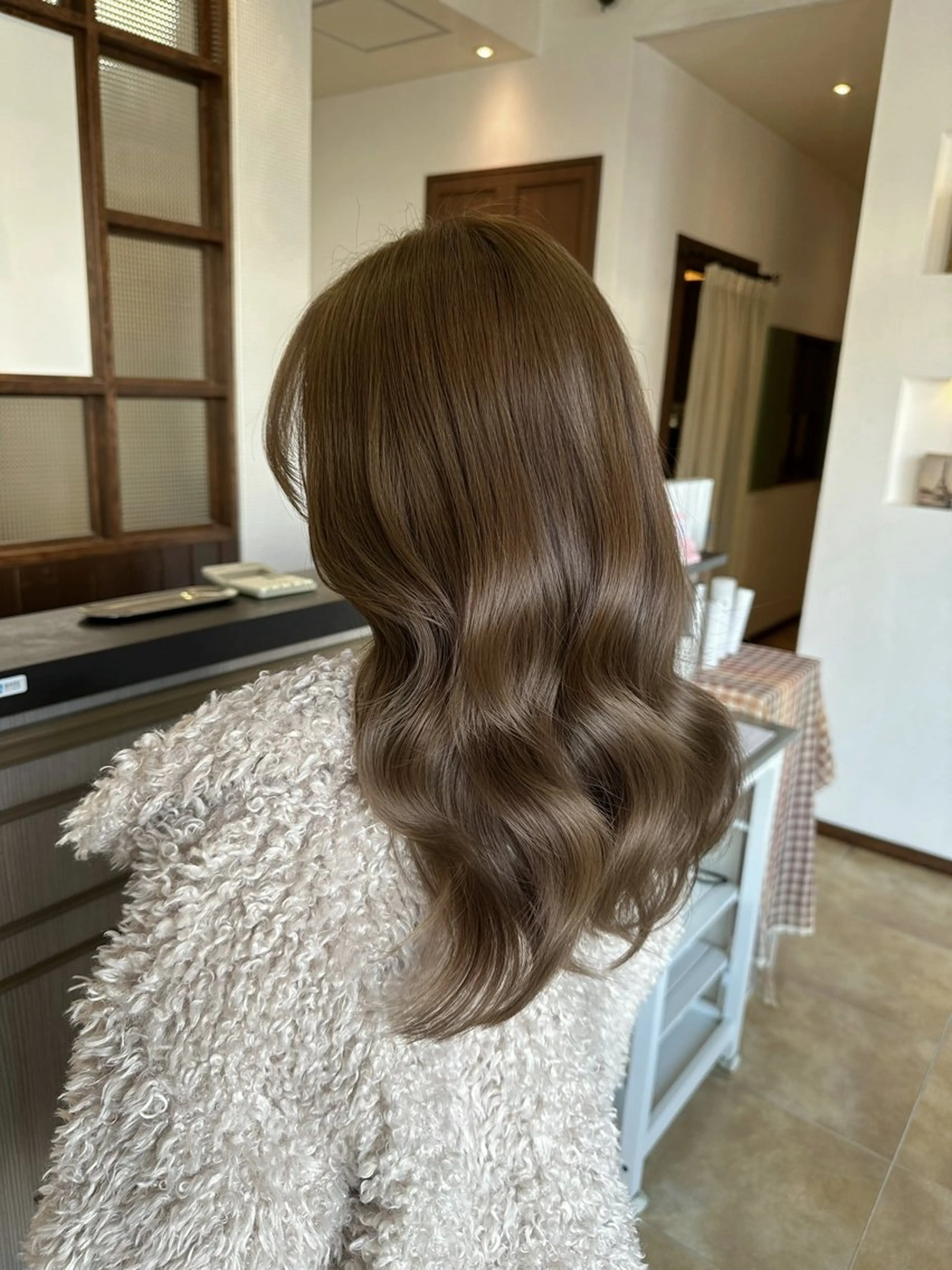 ミディアム カラー 村川 虹歩のヘアスタイル