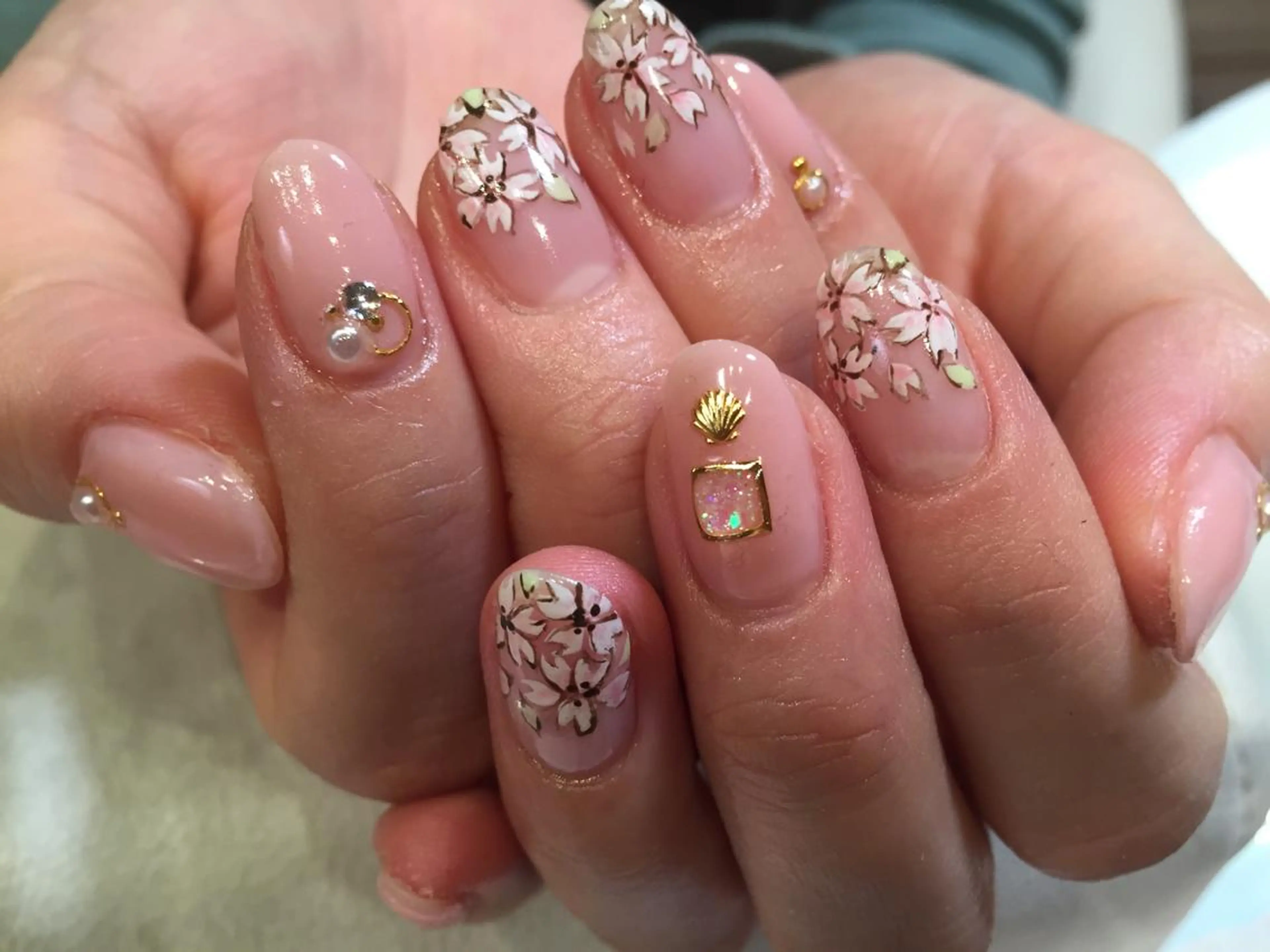 ネイル Nest 三田のマツエク・マツパデザイン