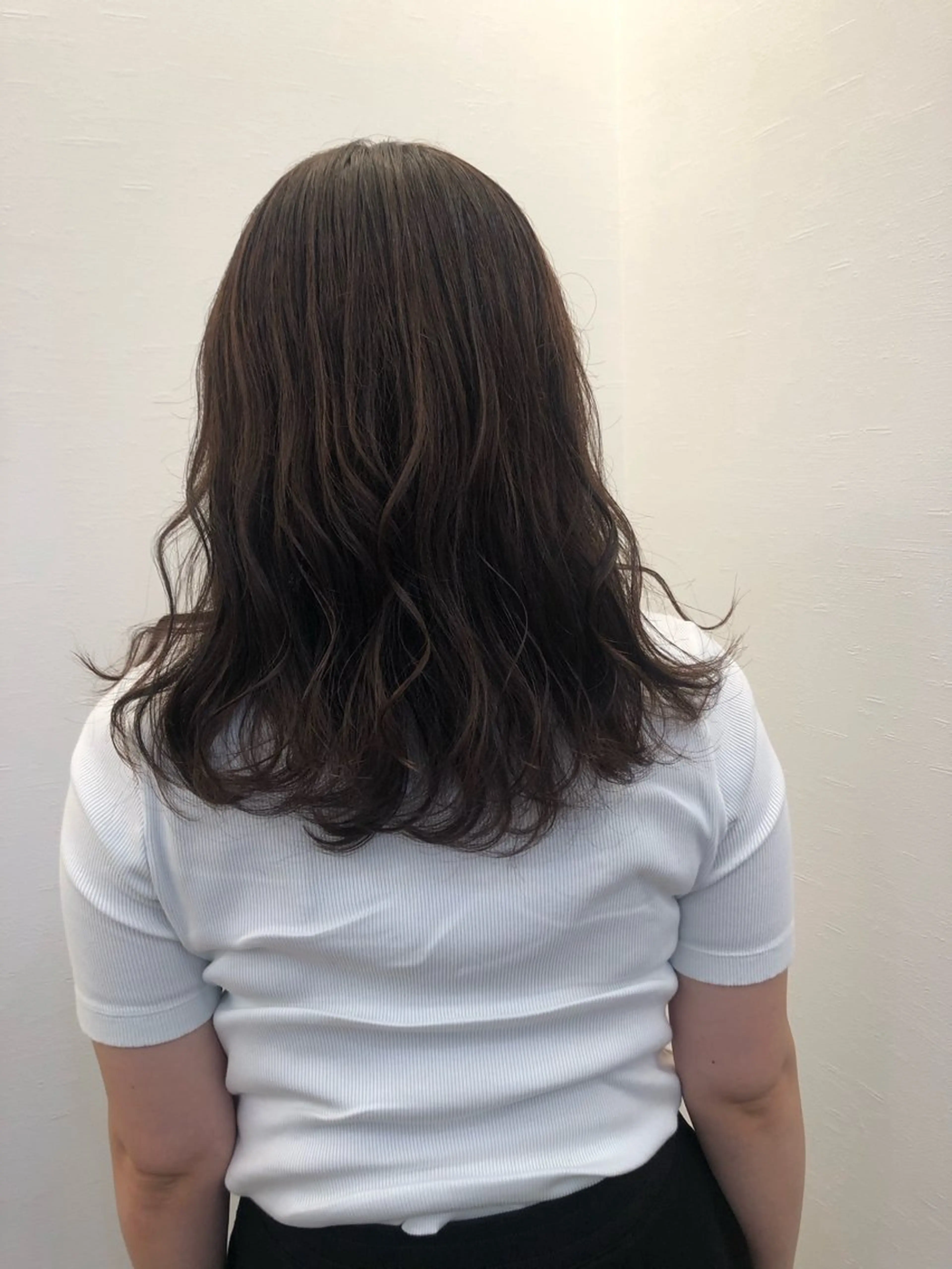 カラー ツノガイ エリのヘアスタイル