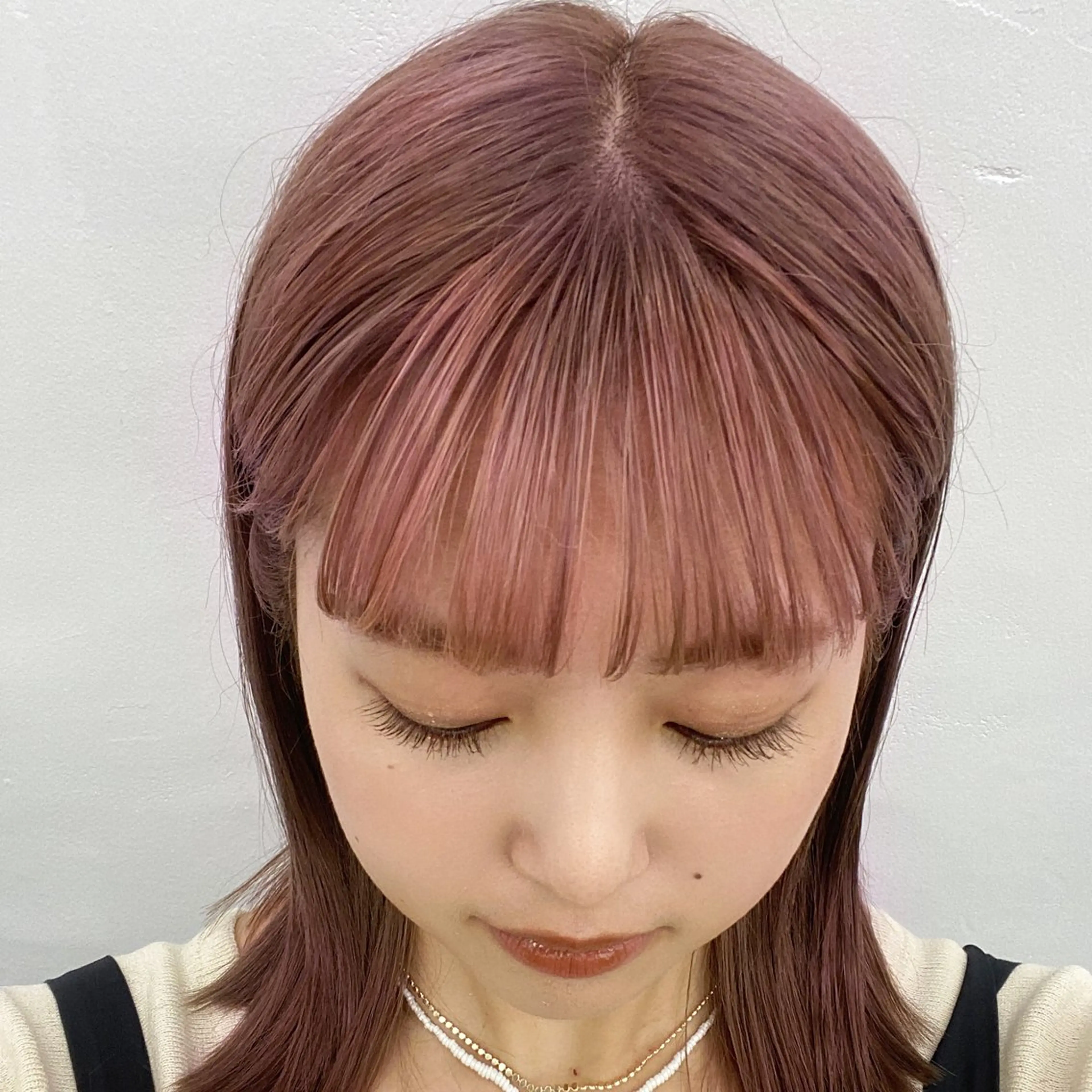 ミディアム カラー ベージュカラー ピンクカラー ピンクベージュ ヘアカラー トリートメント shiori/暖色/ レイヤー/似合わせのヘアスタイル