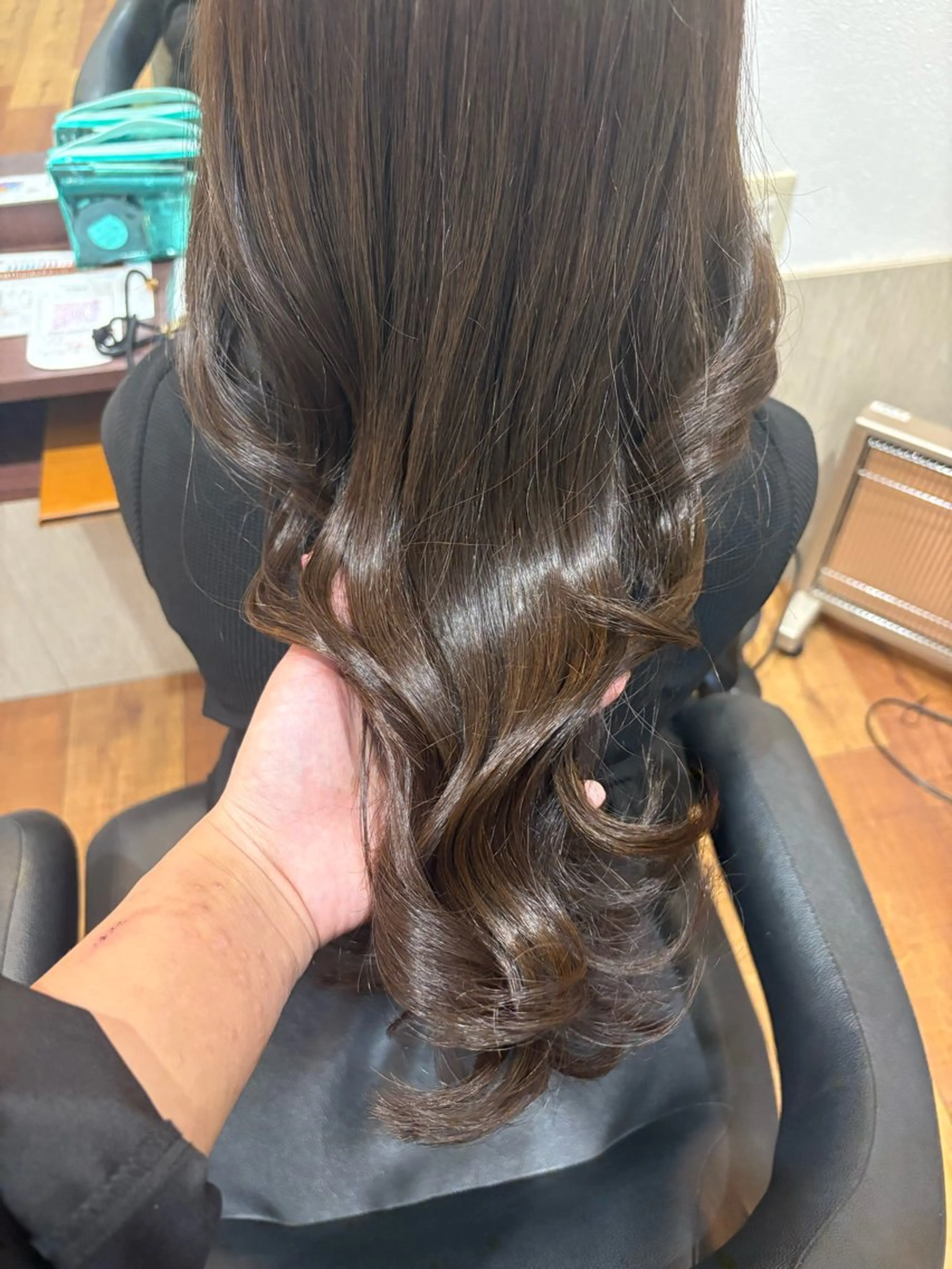 ロング 赤み消しオリーブ特化 柔らか縮毛矯正🌷辻のヘアスタイル