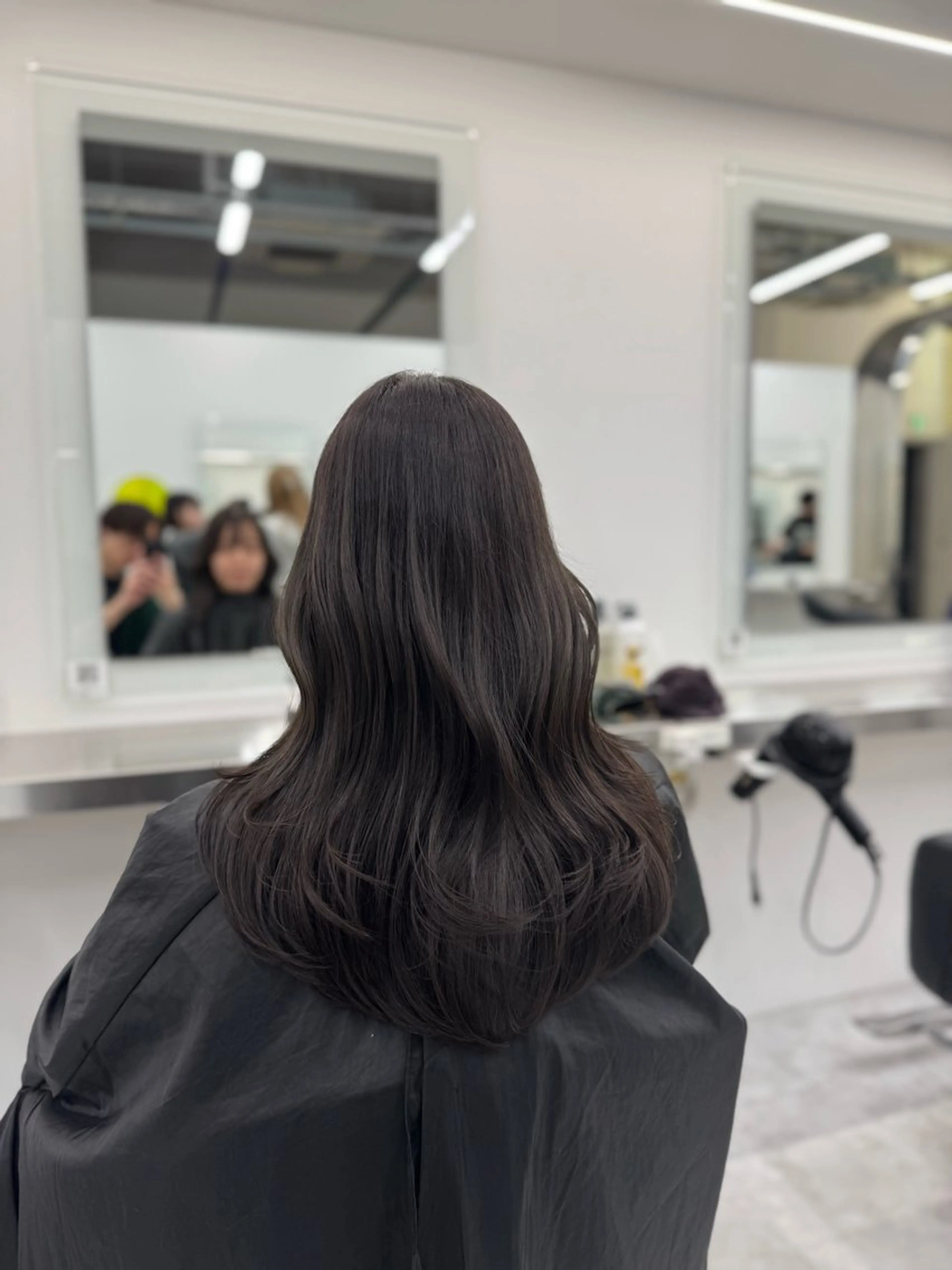 セミロング カラー カット ヘアカラー トリートメント 韓国トレンドカット カラー🤍しゅうじのヘアスタイル