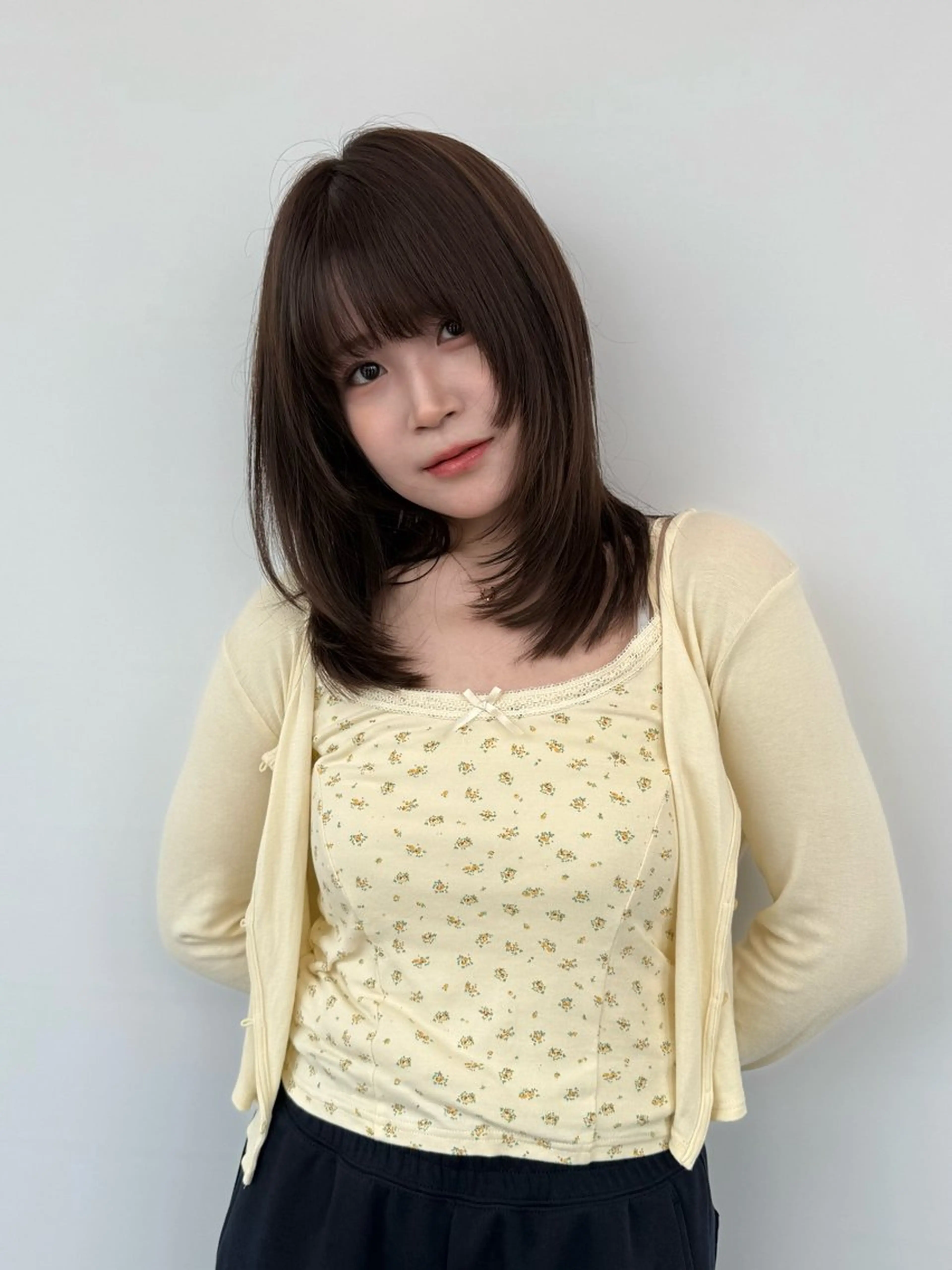 ミディアム レイヤーカット 小顔カット カット 青木 あおいのヘアスタイル