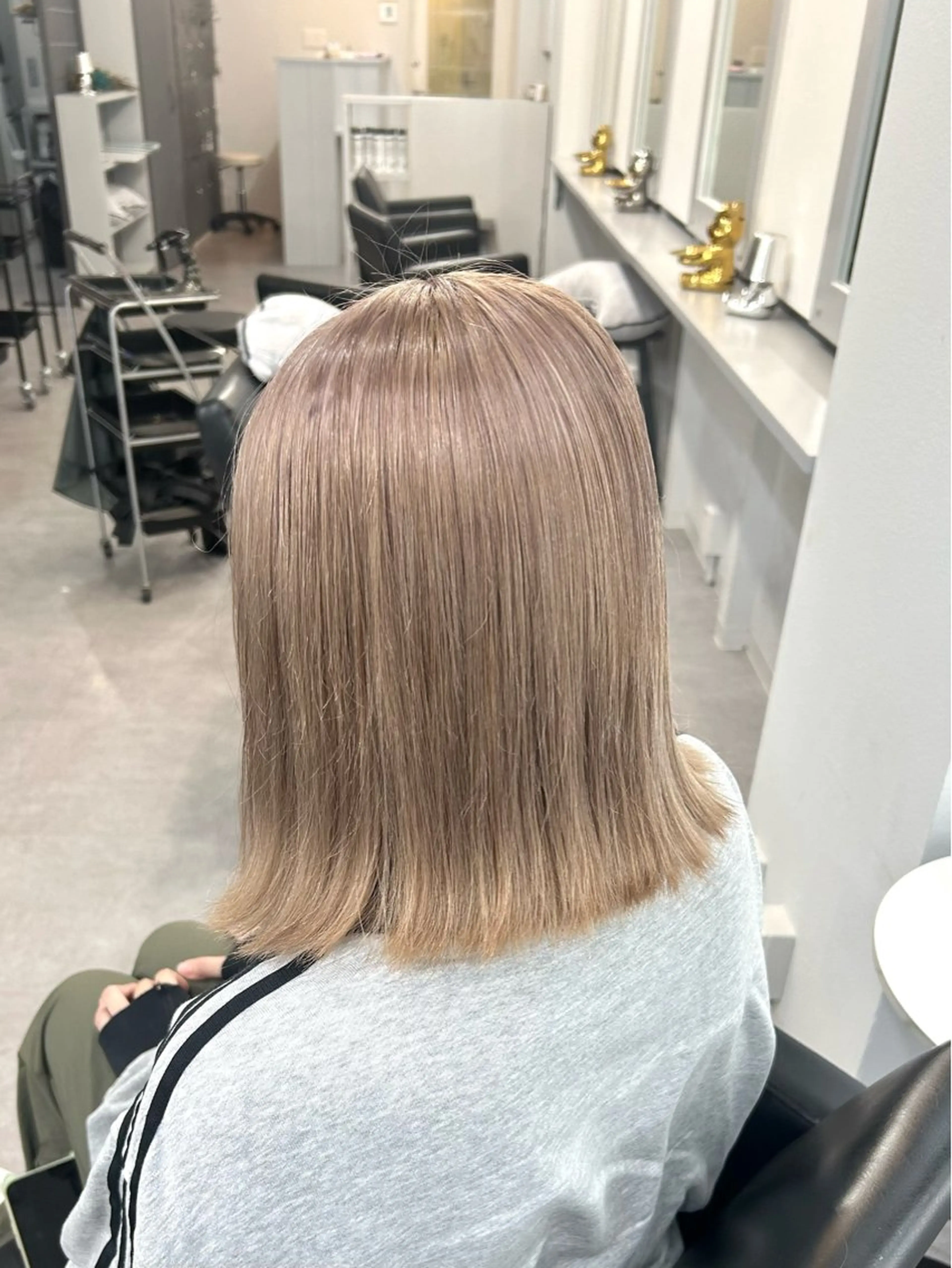 セミロング カラー Cielro【 シェイロ 】所属・Cielro/ダブル カラー/西田咲希のヘアスタイル