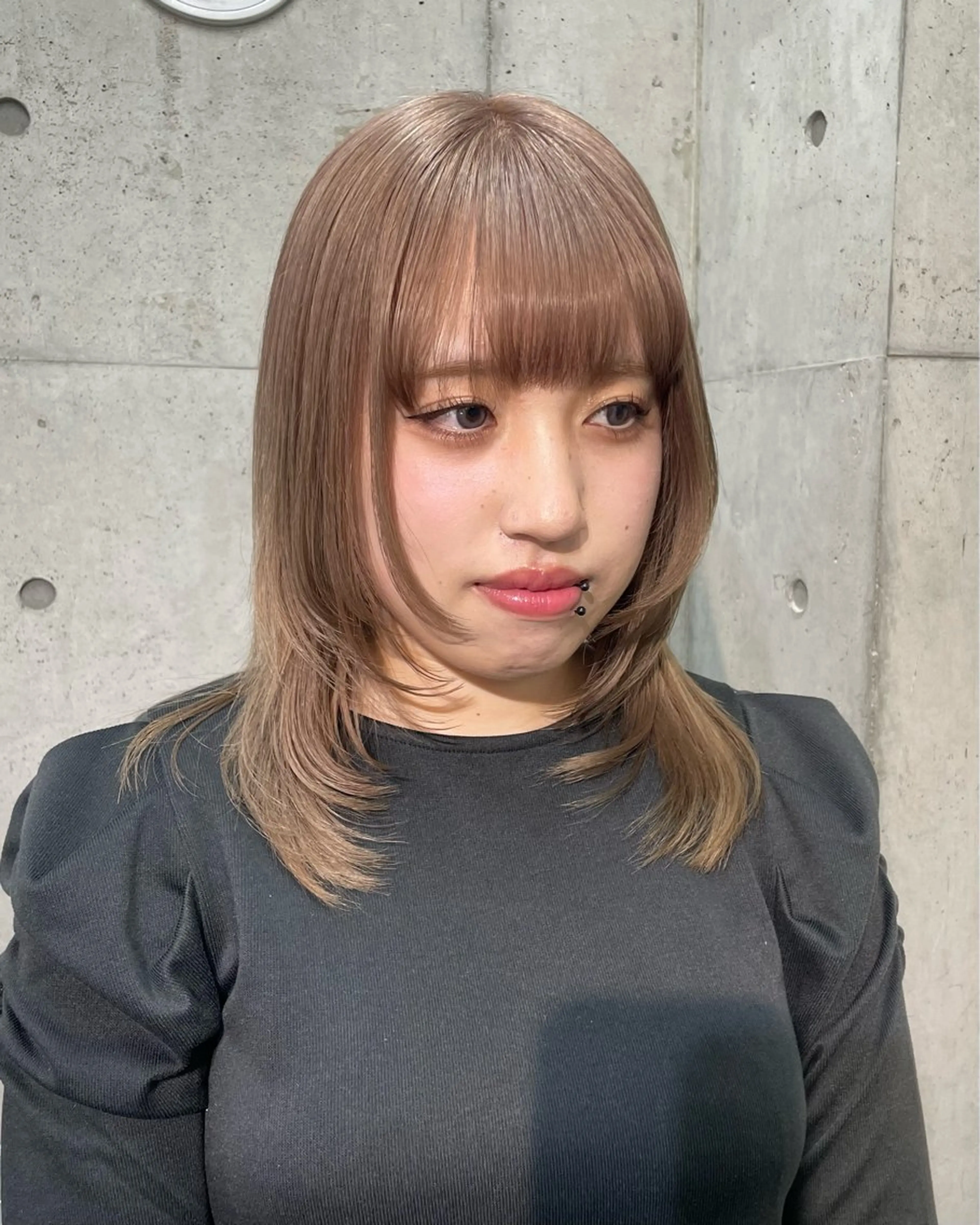 ミディアム カット ヘアカラー ハイトーン/ブリーチ /ウルフ⛓️MAKIのヘアスタイル