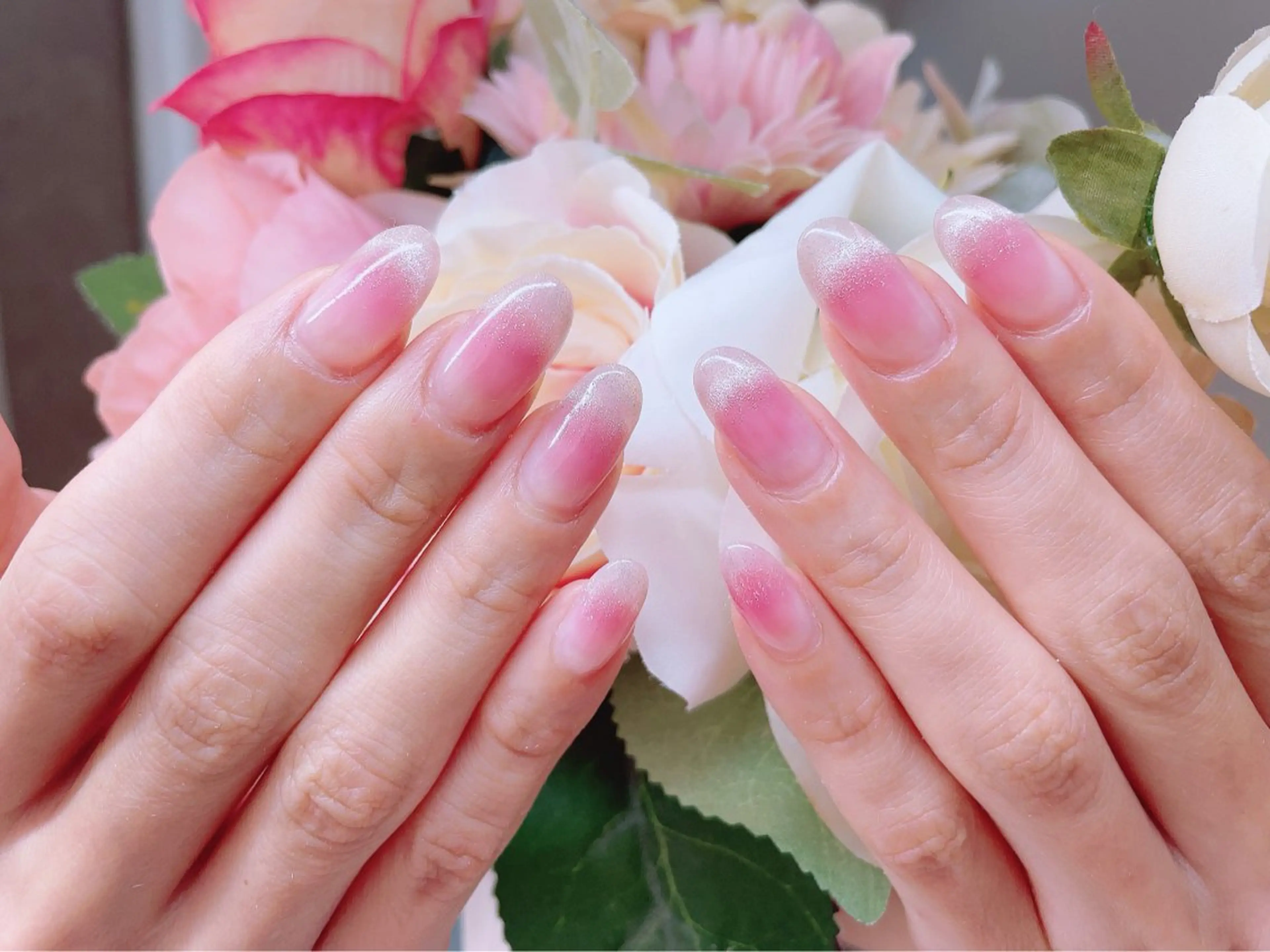 ネイル チークネイル ジェルネイル グラデーション ハードジェル キラキラネイル Lilas Nailのネイルデザイン