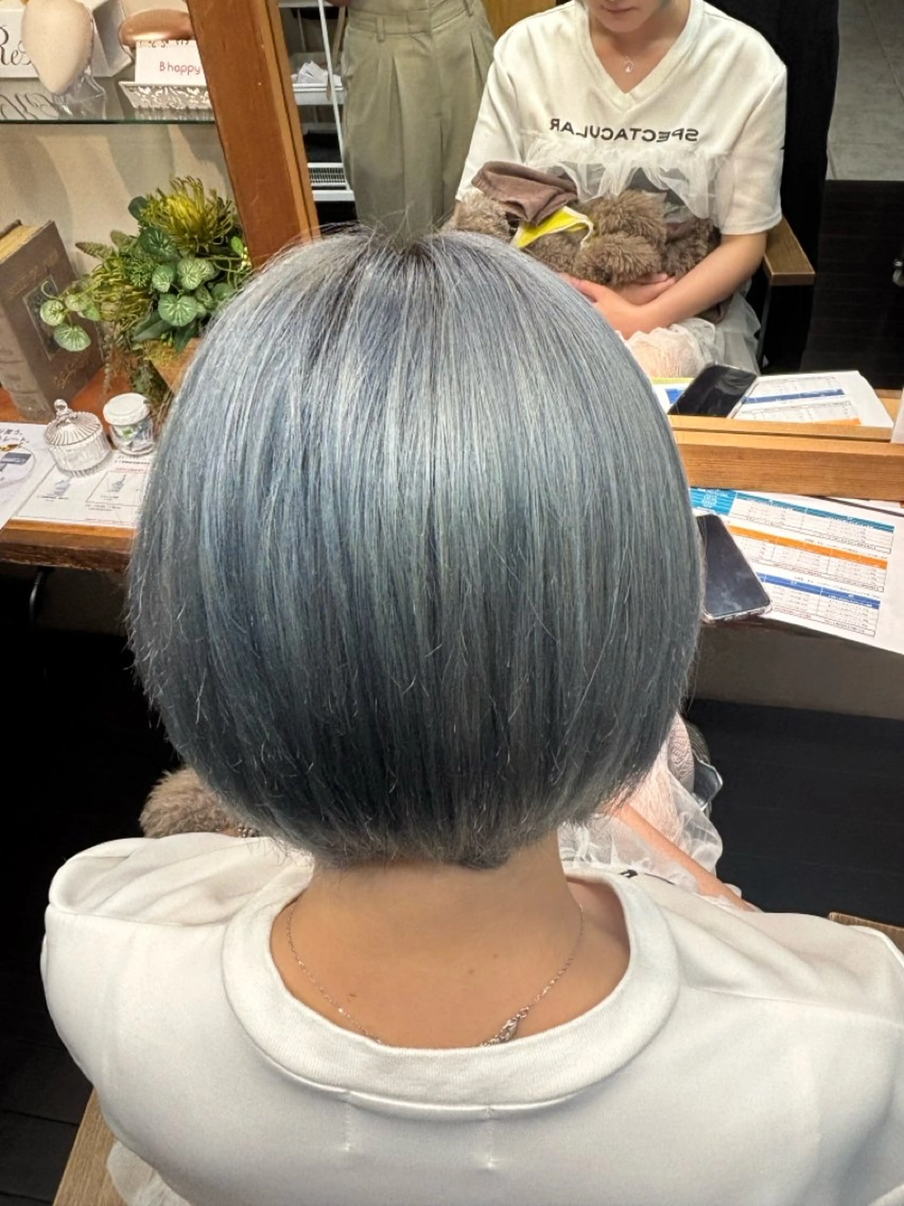 ショート ヘアカラー 土田かほ/本日🈳 透明感カラー🍃のヘアスタイル