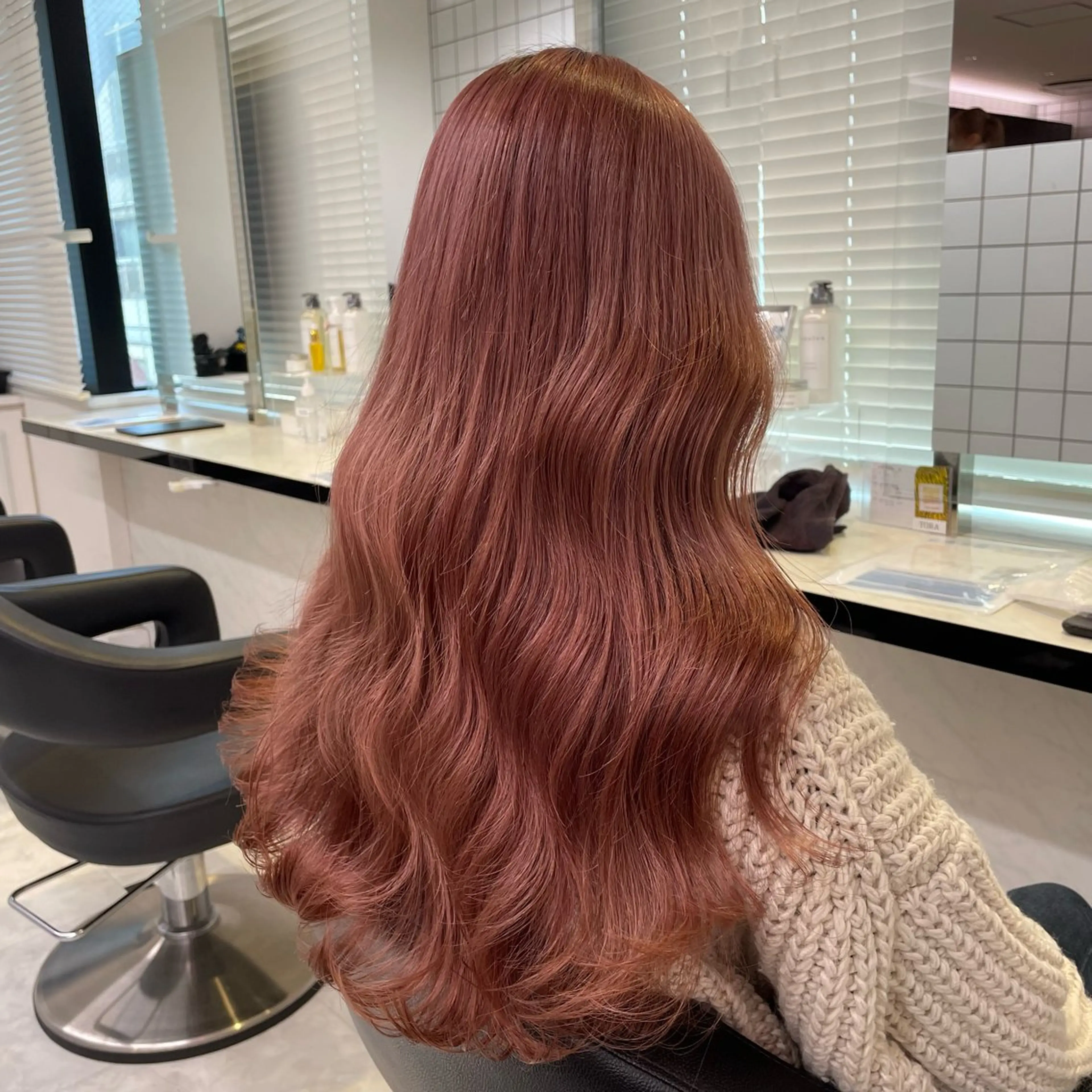 ロング カラー ヘアアレンジ ブリーチ ダブルカラー ピンクカラー ヘアカラー ピンク・ベージュ🩰 カラー🫧とらのヘアスタイル