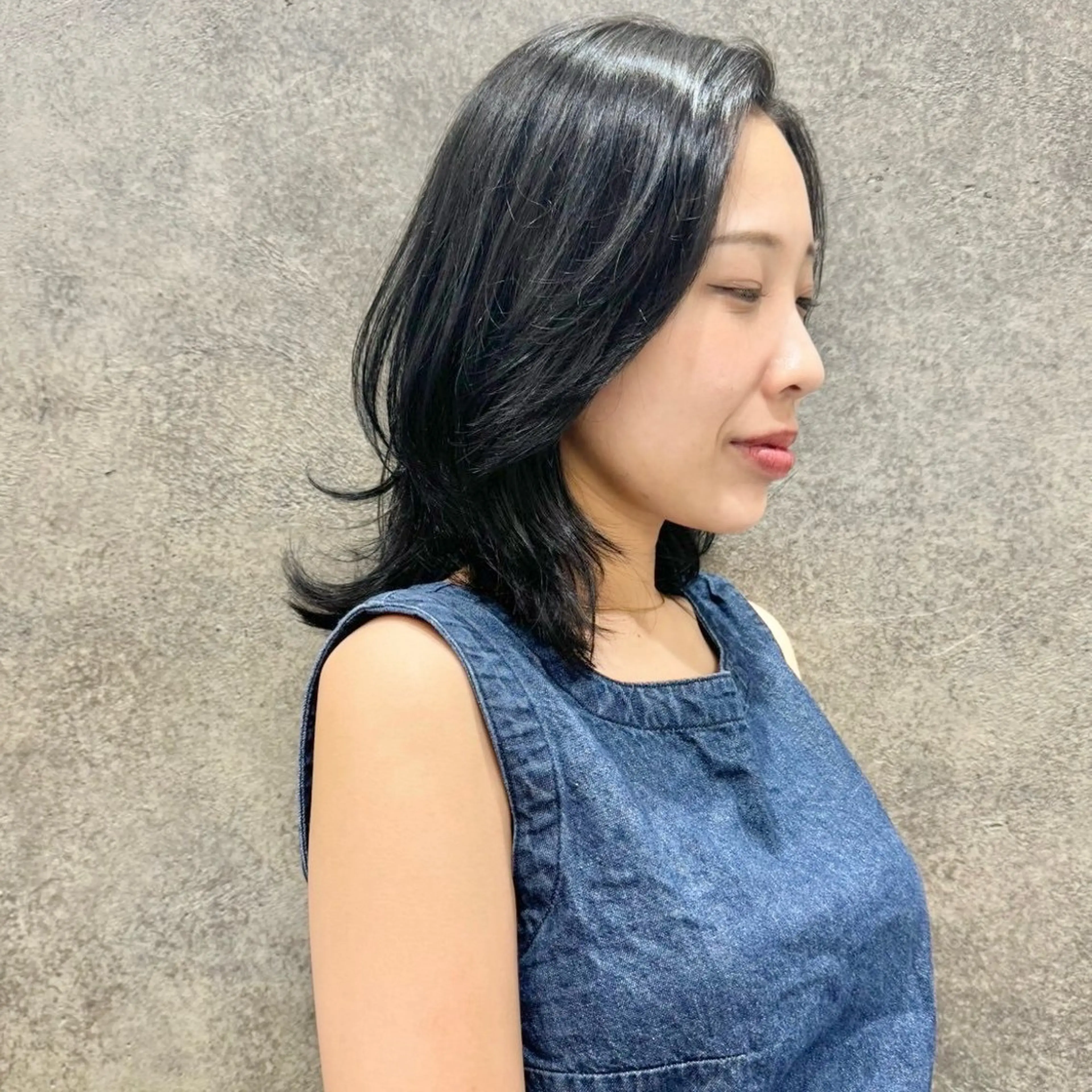 ミディアム 髙橋 茉南のヘアスタイル