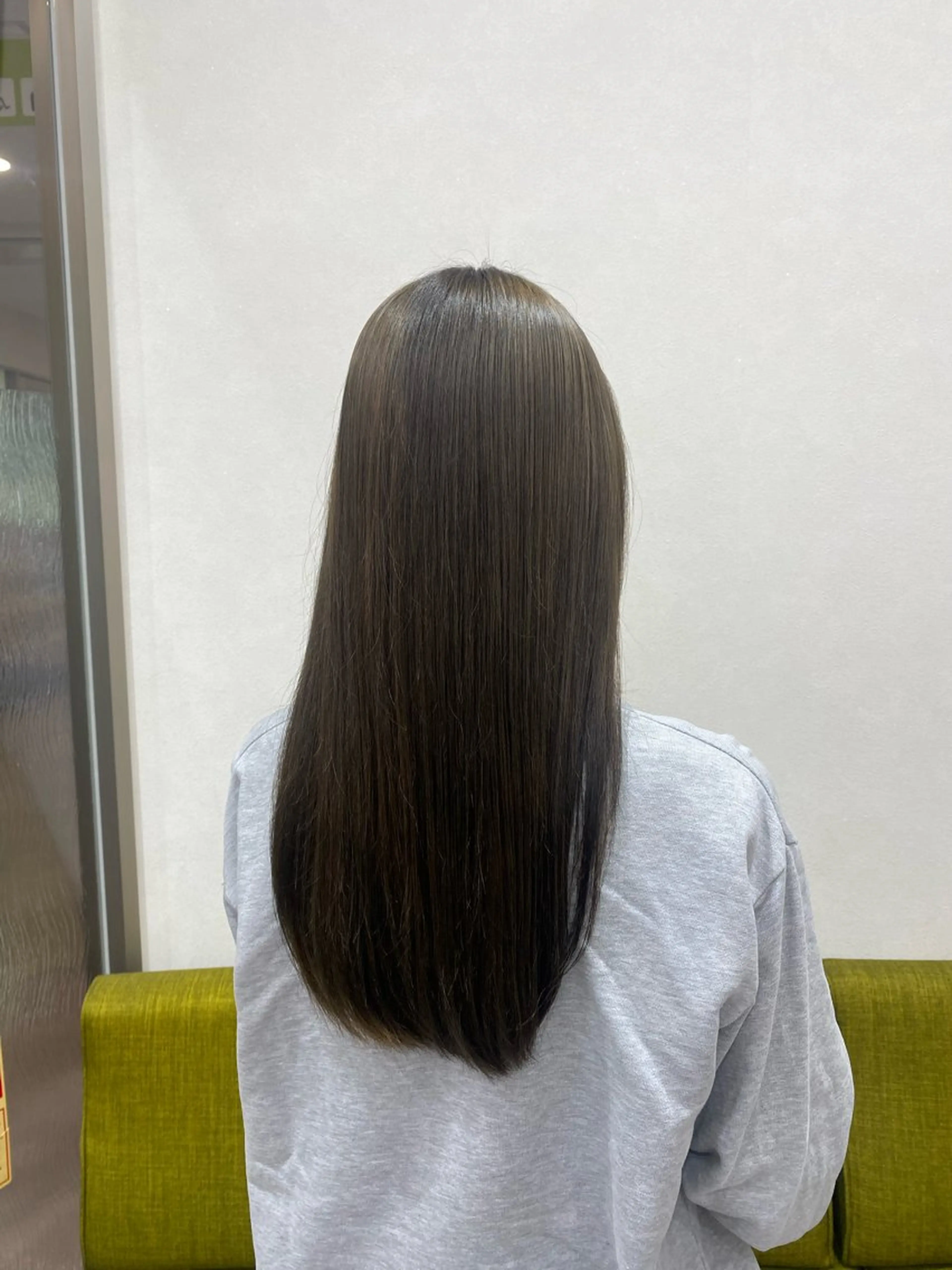 ロング カラー 萩原 彩音のヘアスタイル