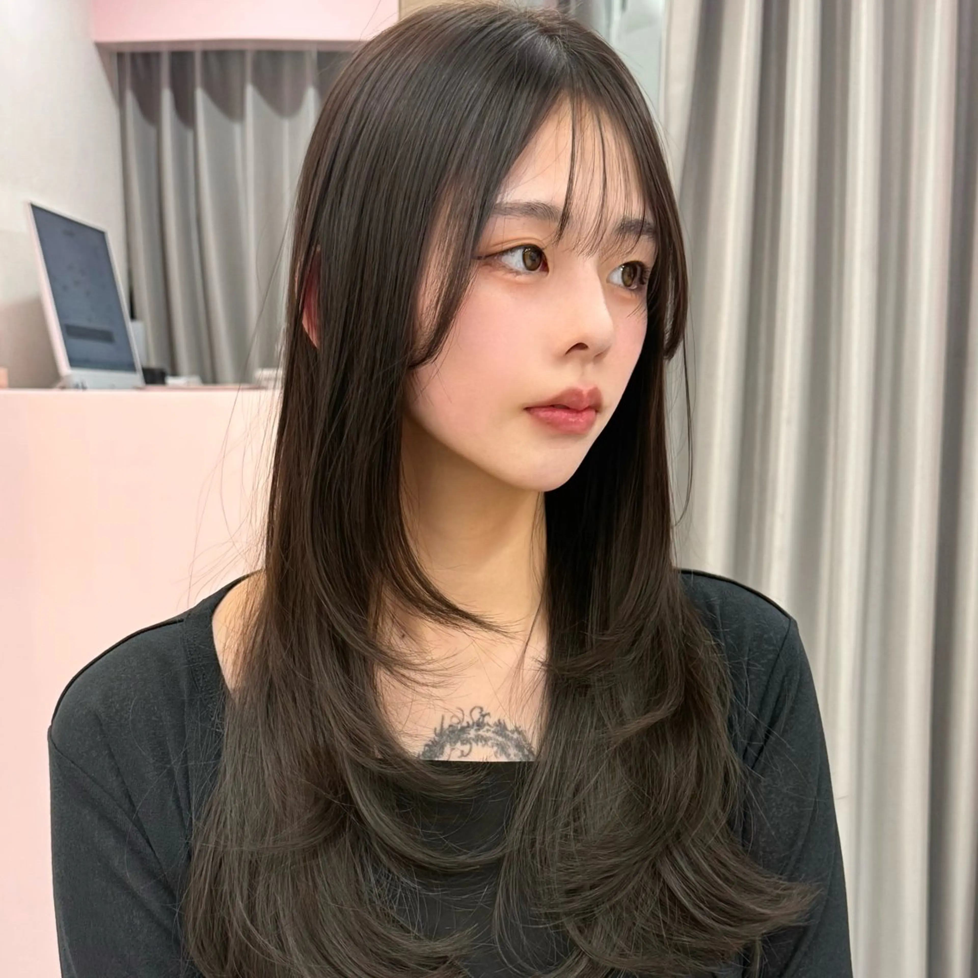 ロング レイヤーカット カット ヘアカラー 鍋田/ 渋谷/ 縮毛矯正／レイヤーのヘアスタイル