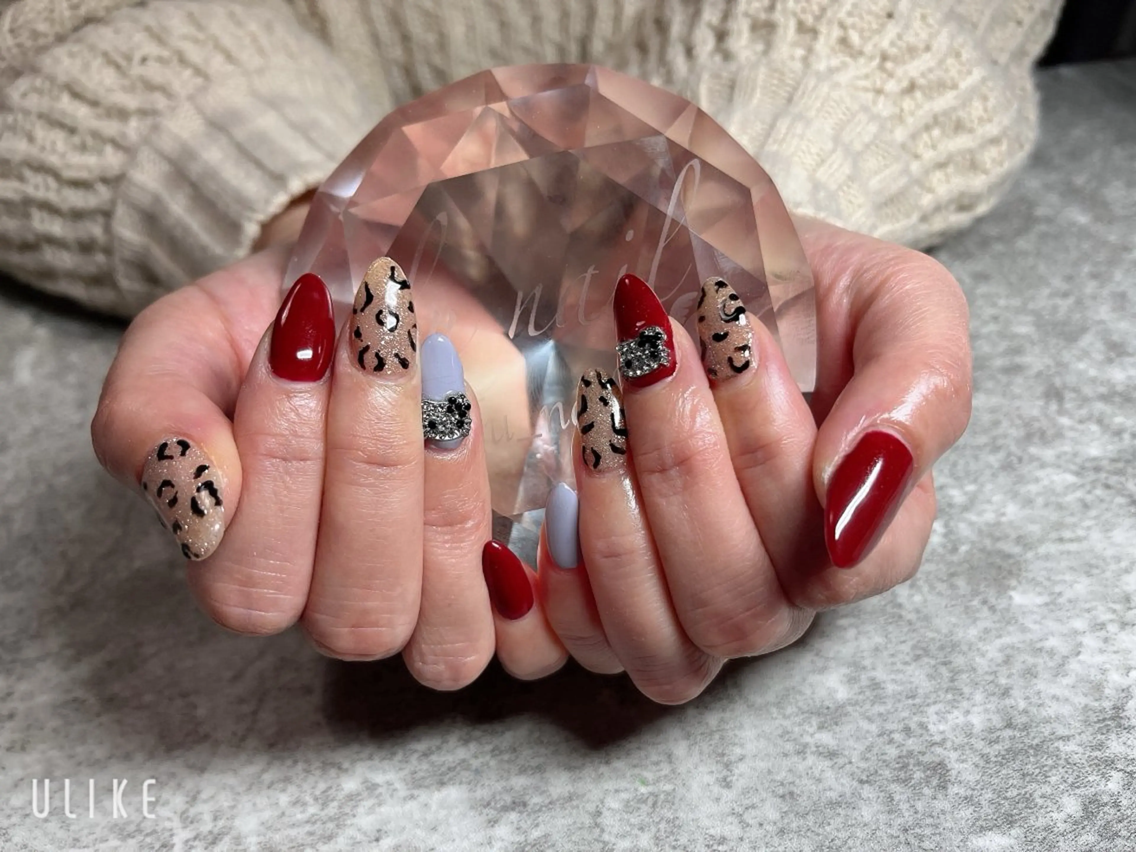 ネイル 持ち込み 佐野 愛美のネイルデザイン