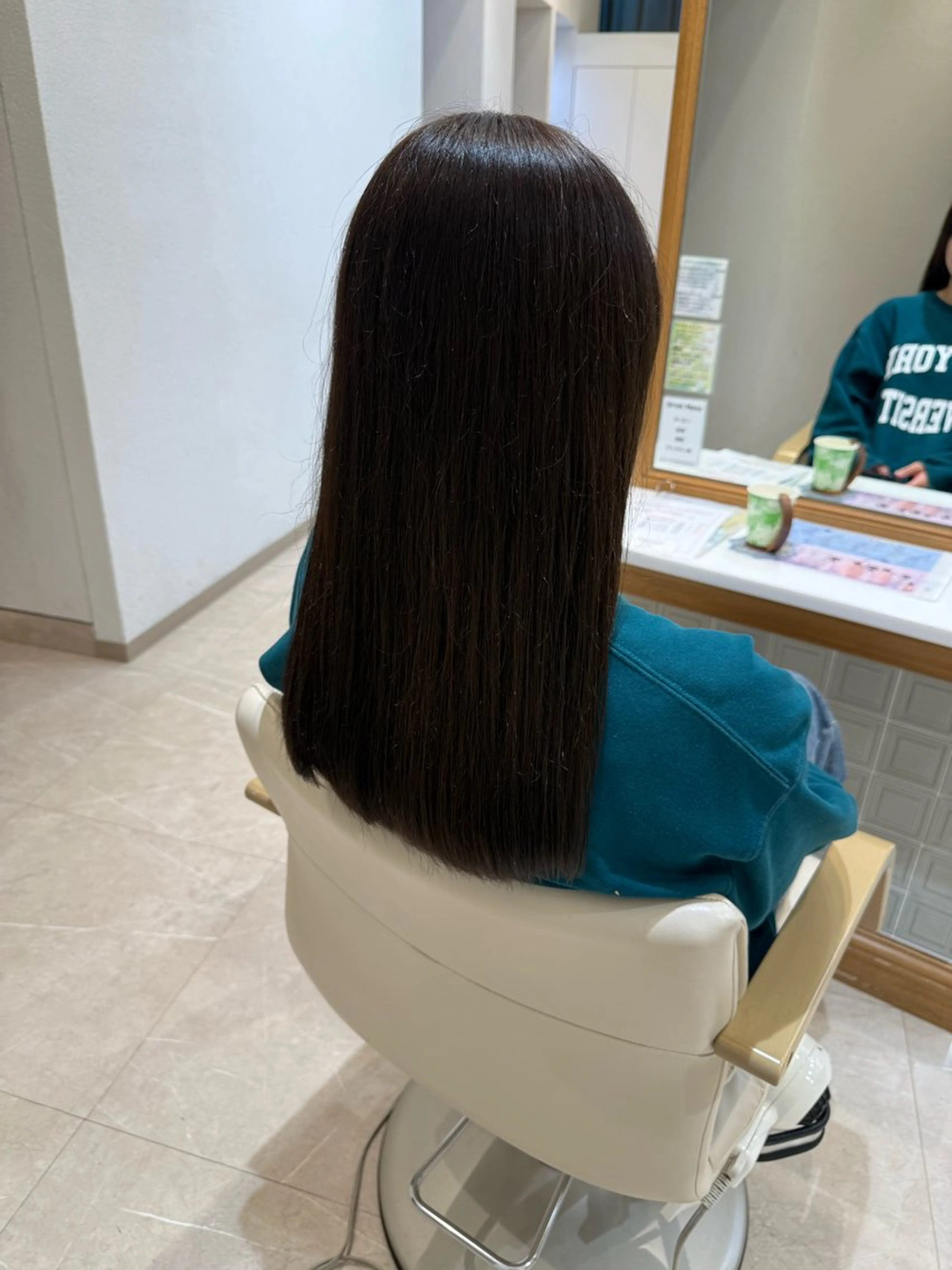 ロング カット ヘアカラー 大久保 琳冬のヘアスタイル