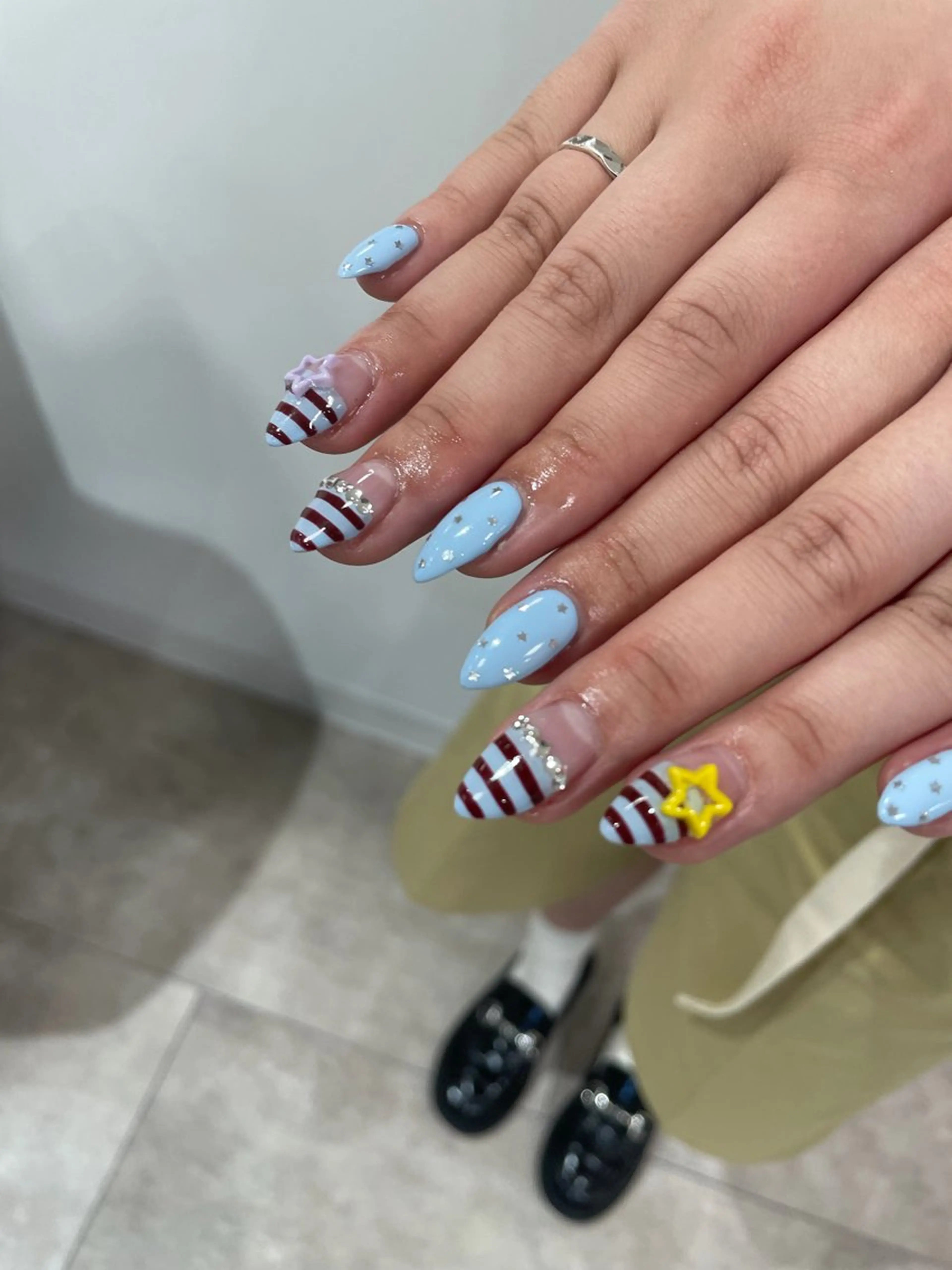 セミロング 尾張 玖羽のネイルデザイン