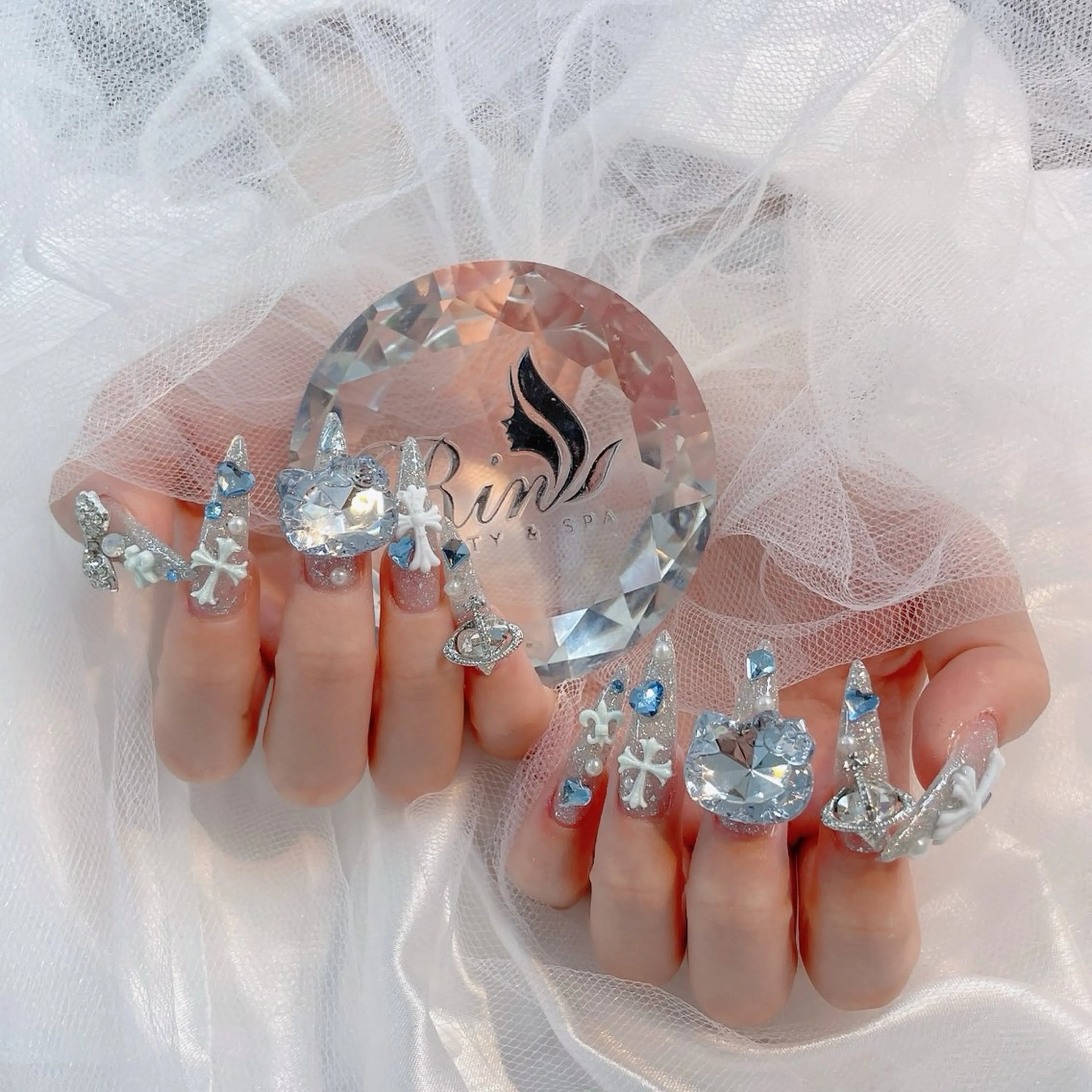 ネイル オーロラネイル ブラウン フラッシュネイル フラワーネイル ホログラムネイル ハンドネイル Rin Nail 新大久保店のネイルデザイン