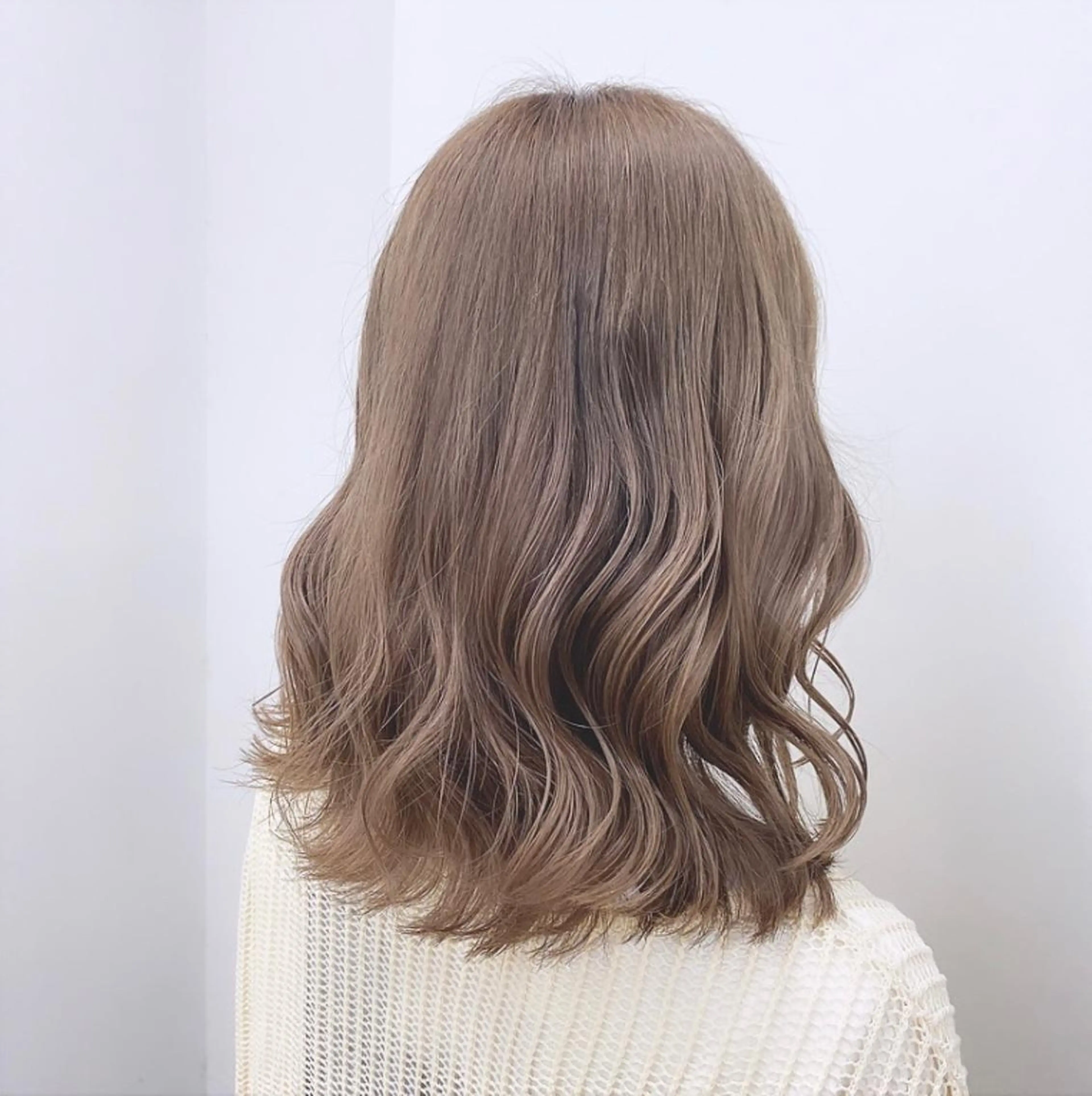 セミロング カラー パーマ ヘアアレンジ メンズ キッズ ネイル マツエク・マツパ アイブロウ ベージュカラー 暖色系/透明感 治野心のヘアスタイル