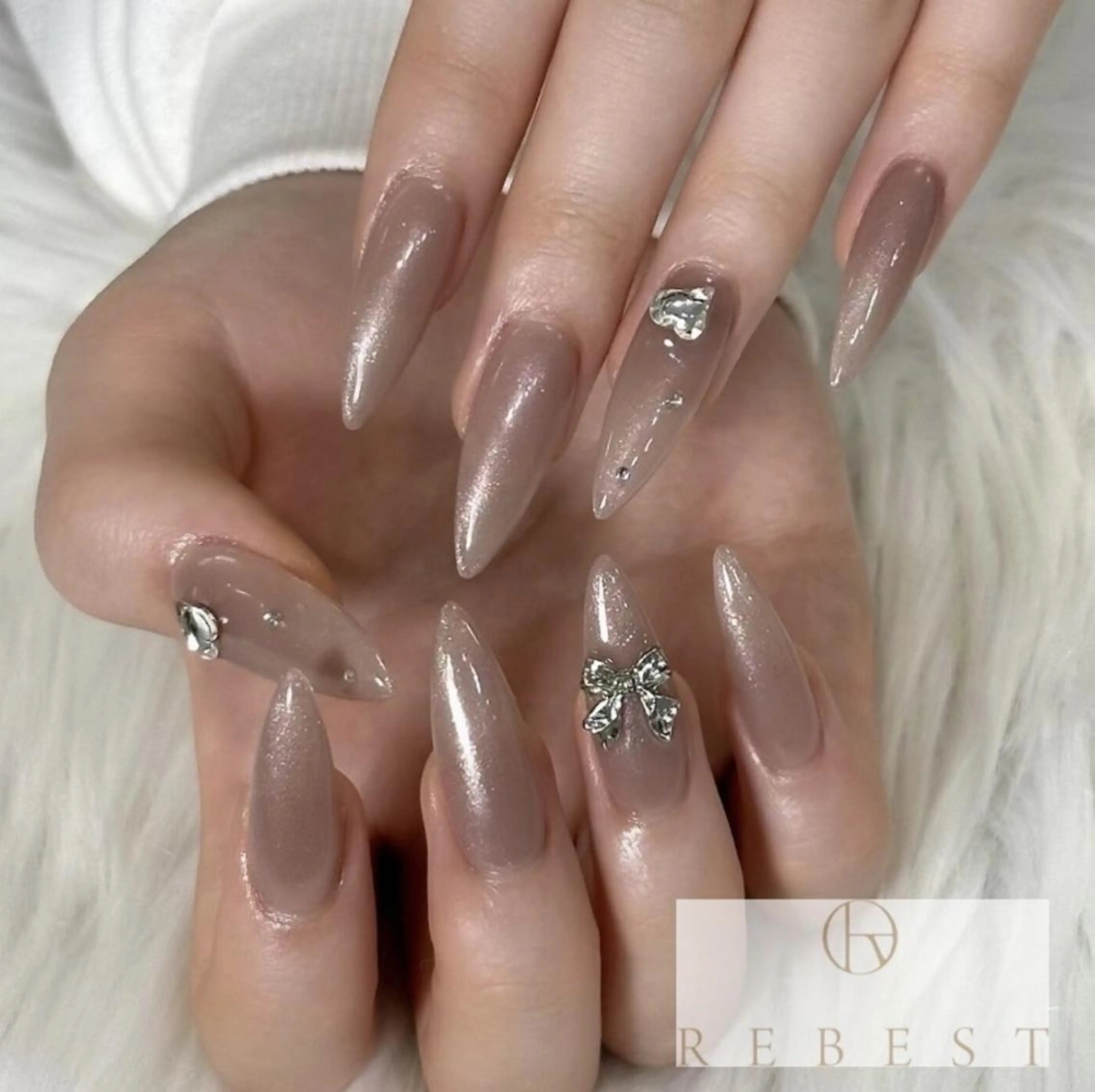 ネイル 南森町rebest 💅nailのネイルデザイン