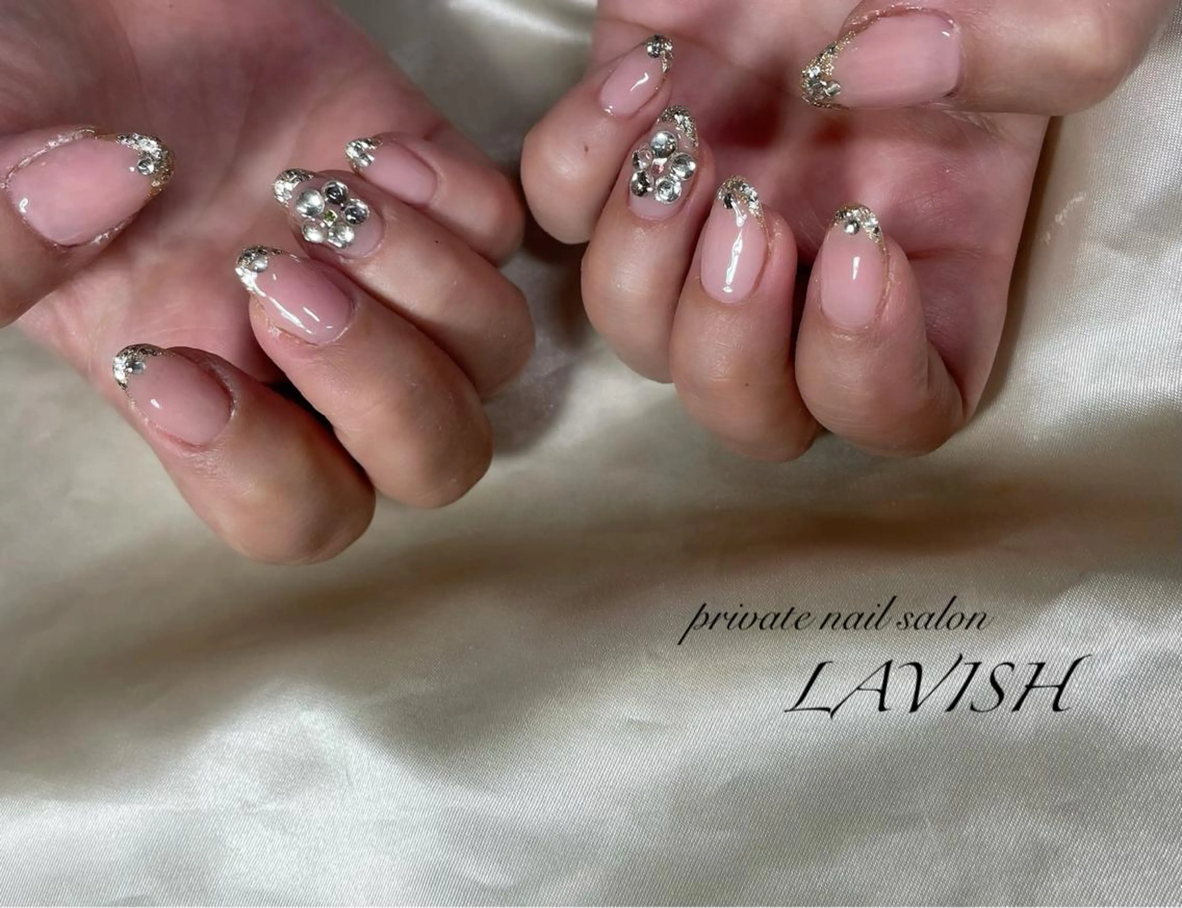 ネイル 氷ネイル・うるうるネイル 韓国ネイル ニュアンスネイル ワンカラーネイル 春ネイル LAVISH nail salonのヘアスタイル