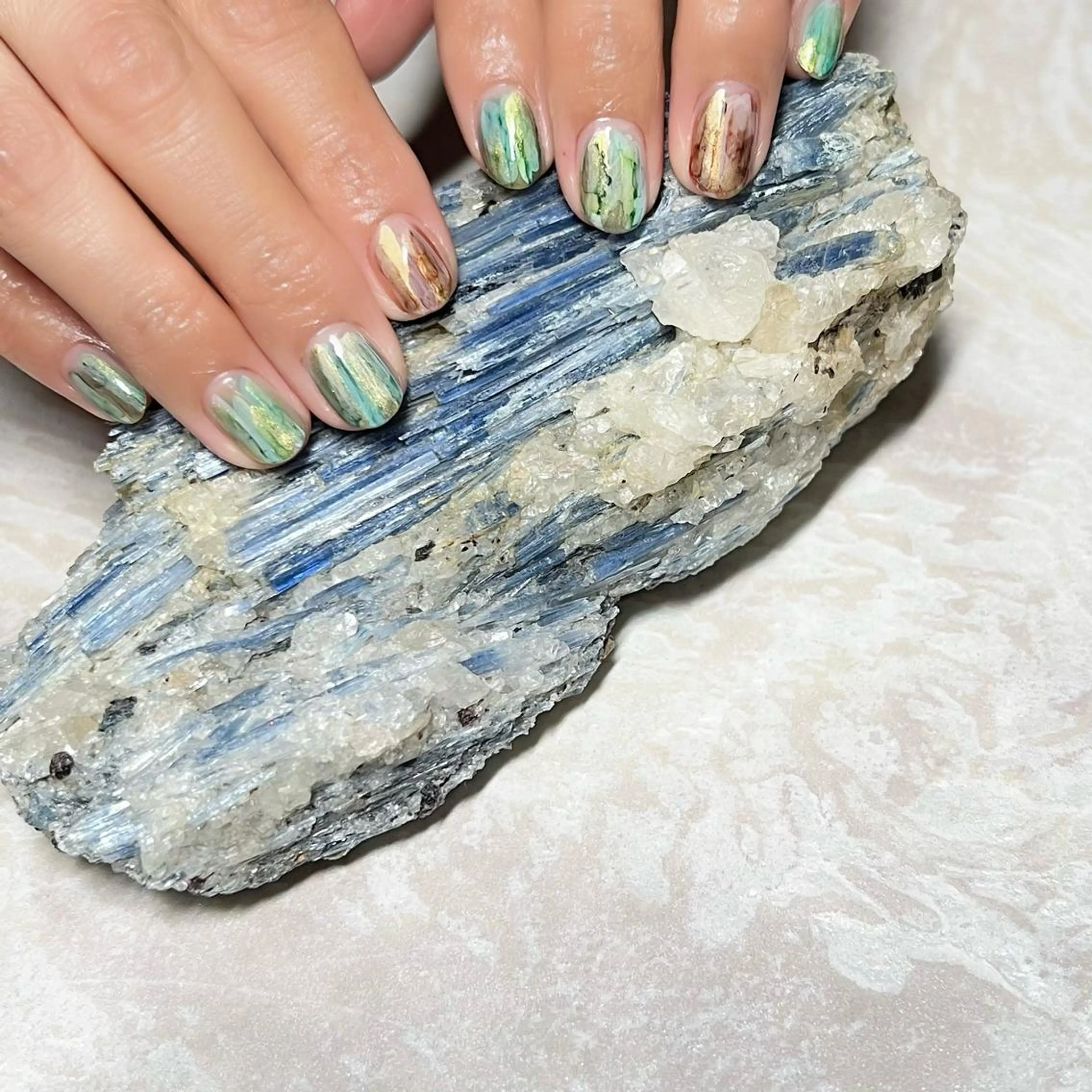 ネイル マグネットネイル ニュアンスネイル ショートネイル gemickle nailのネイルデザイン