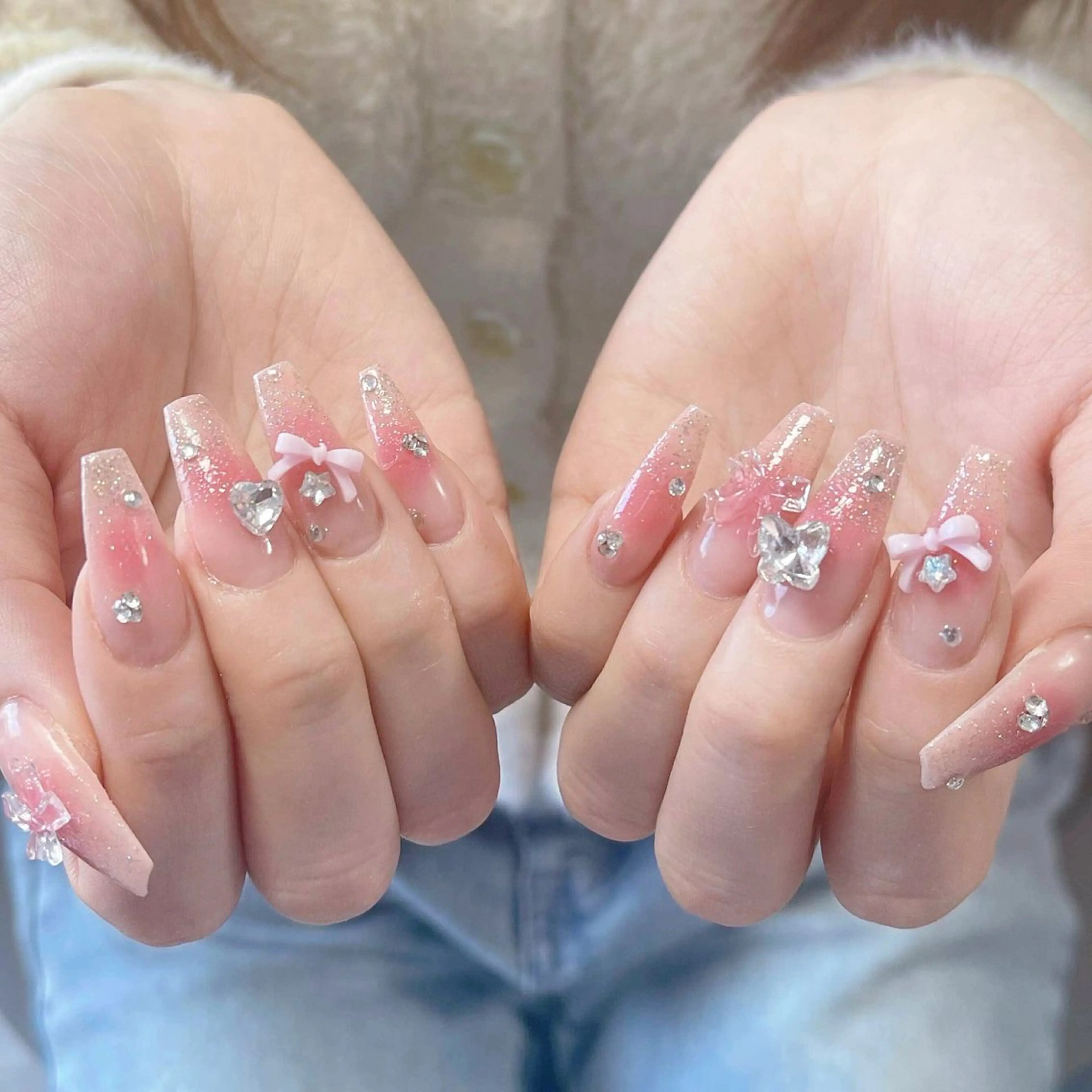 ネイル オーロラネイル クリアネイル 成人式 フラッシュネイル ジェルネイル ハンドネイル Amee Nail Salonのネイルデザイン