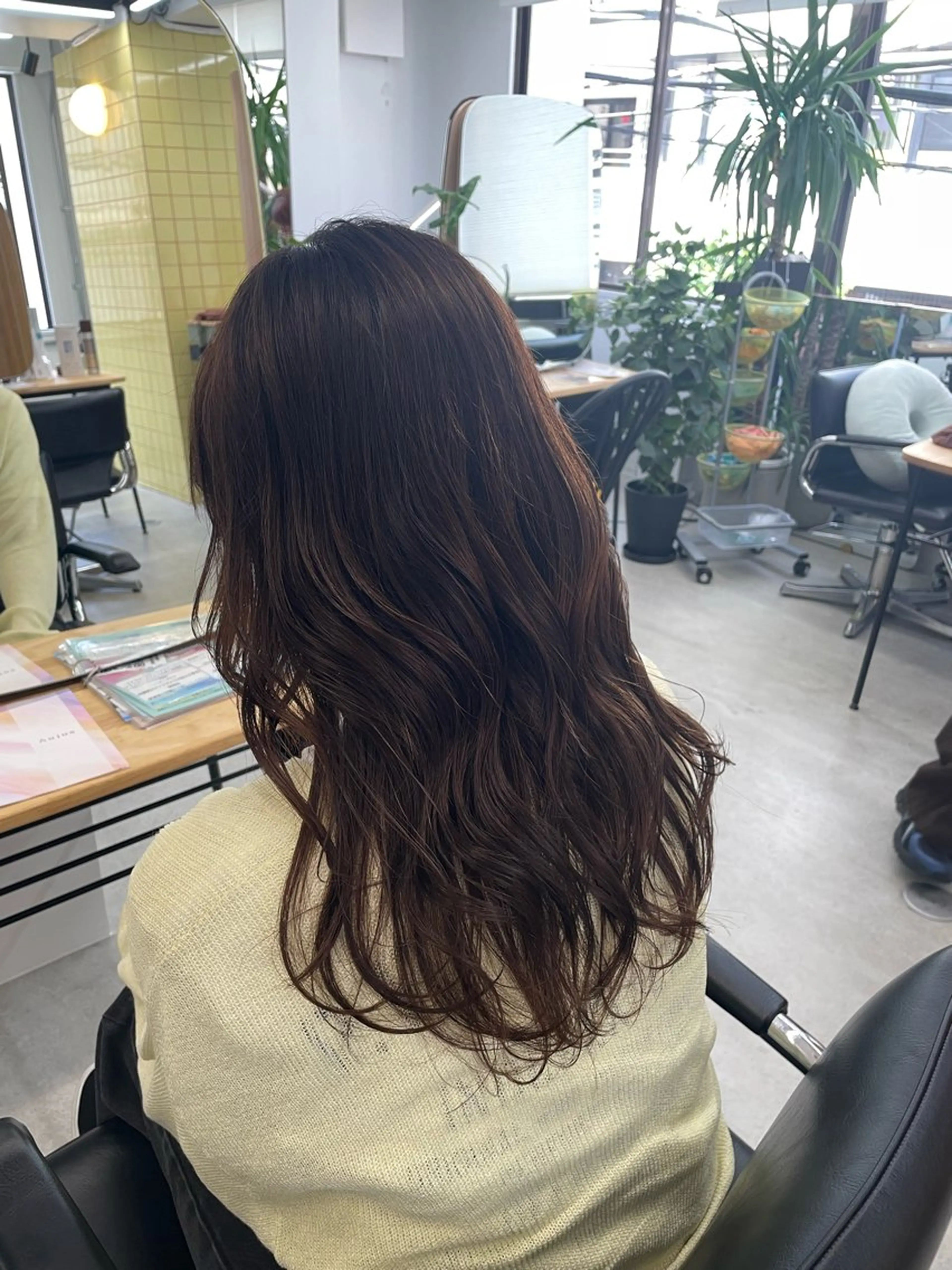 ロング 亮乙/透明感カラー /トリートメントのヘアスタイル