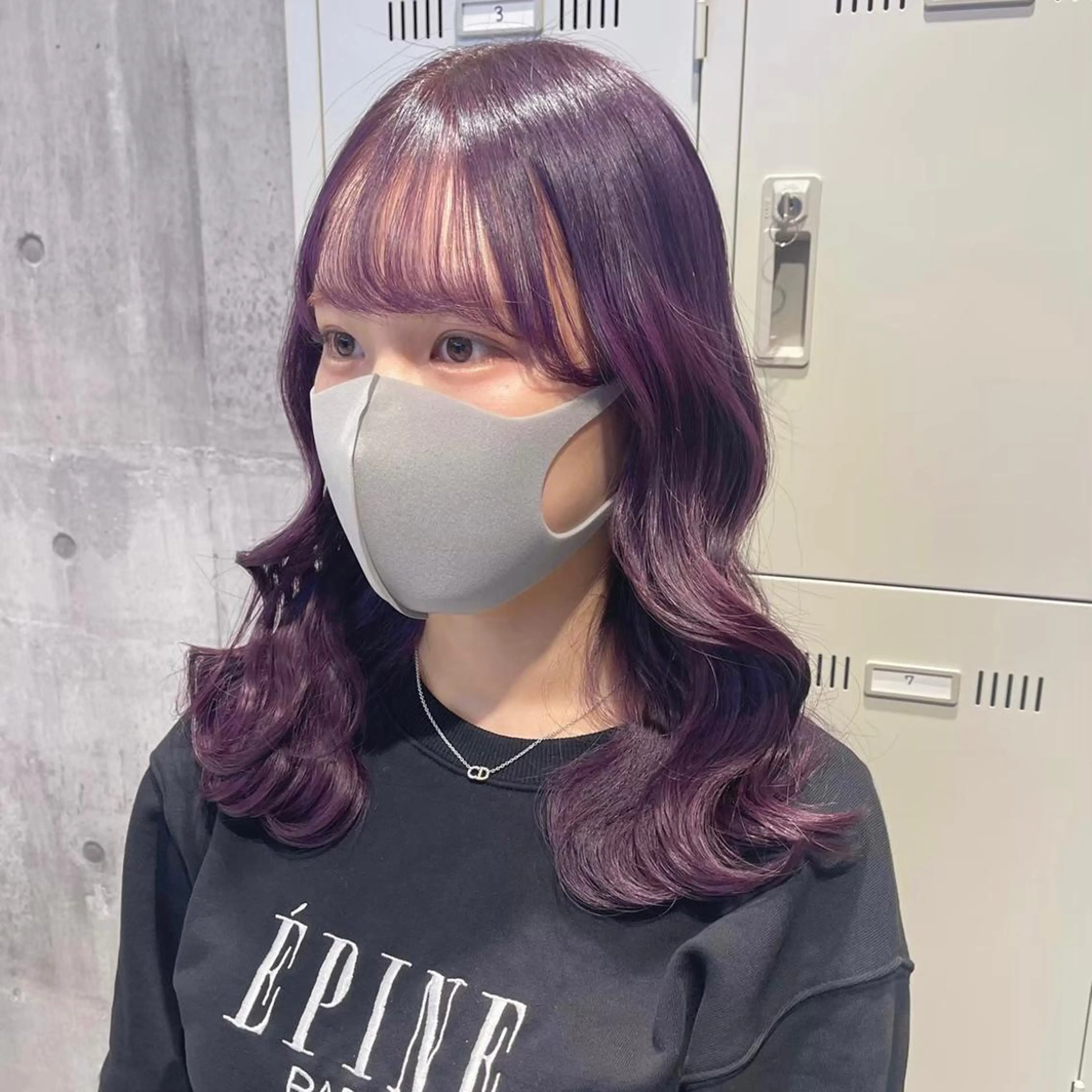 セミロング カラー アッシュ アッシュグレー アッシュグレージュ バレイヤージュ ミストバング ヘアカラー ハイトーン特化🎀 LEONのヘアスタイル