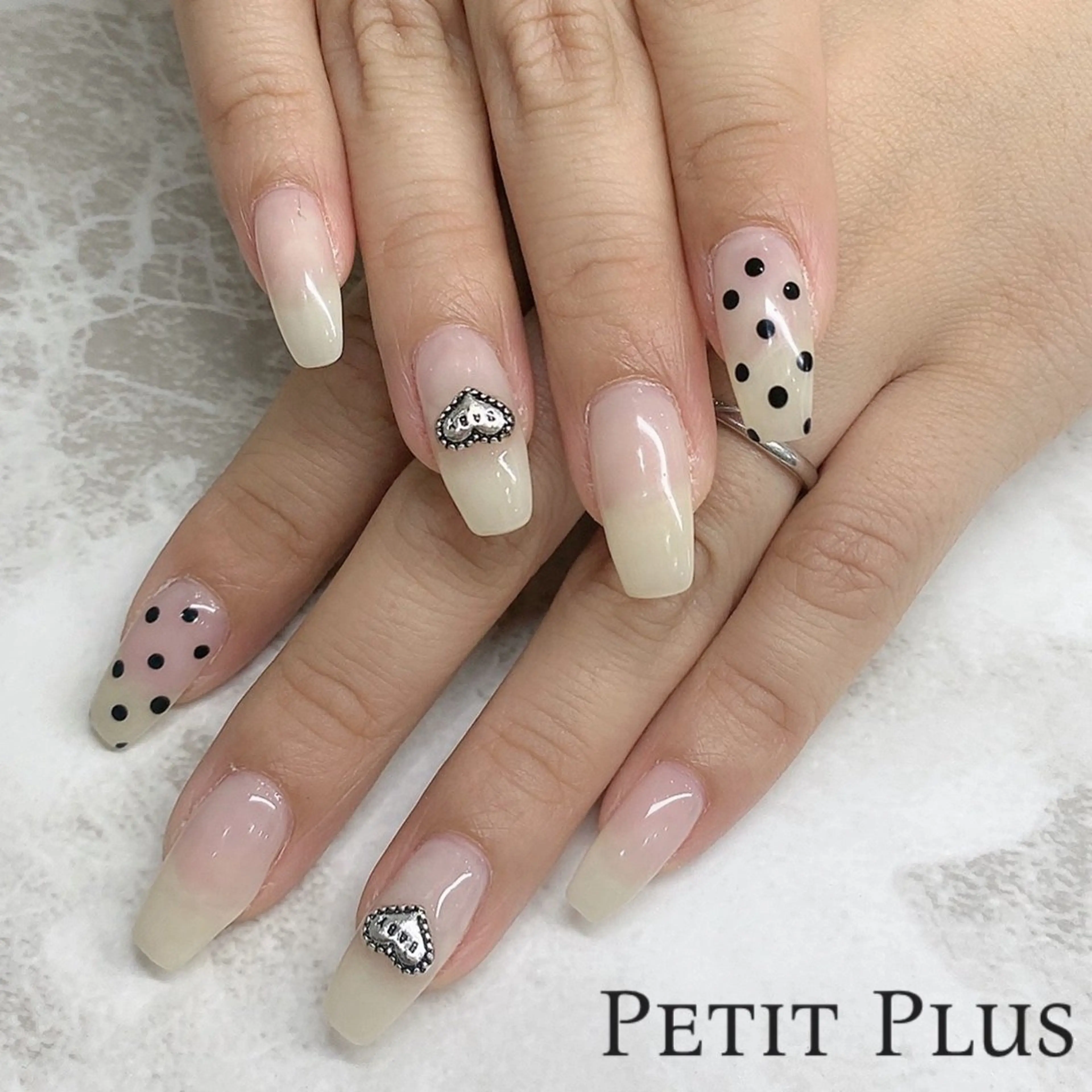 ネイル ドット ハンドネイル Petit Plus YUUKAのネイルデザイン