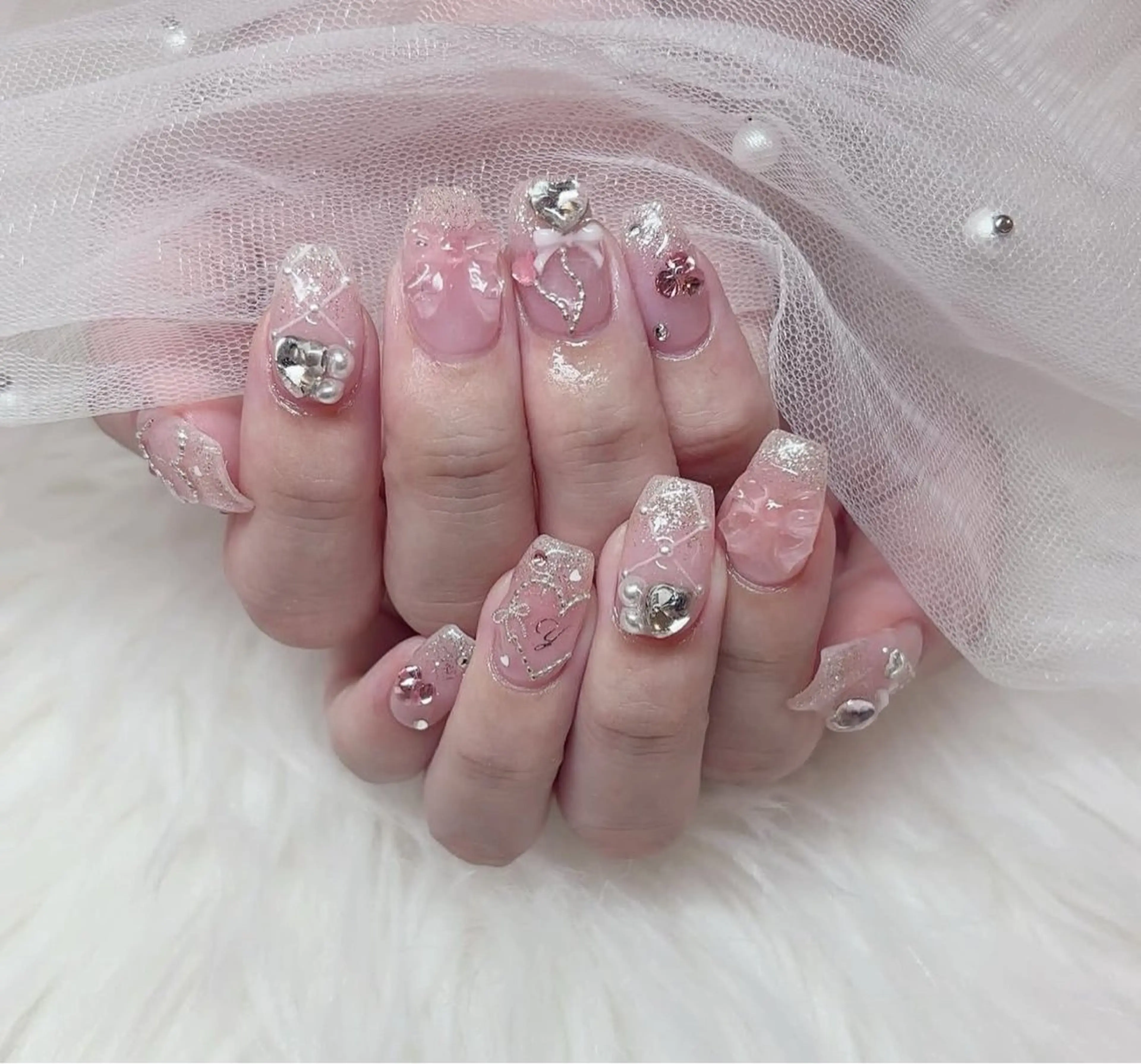 ネイル オーロラネイル クリアネイル フラッシュネイル ジェルネイル グラデーション ハンドネイル Amee Nail Salonのネイルデザイン