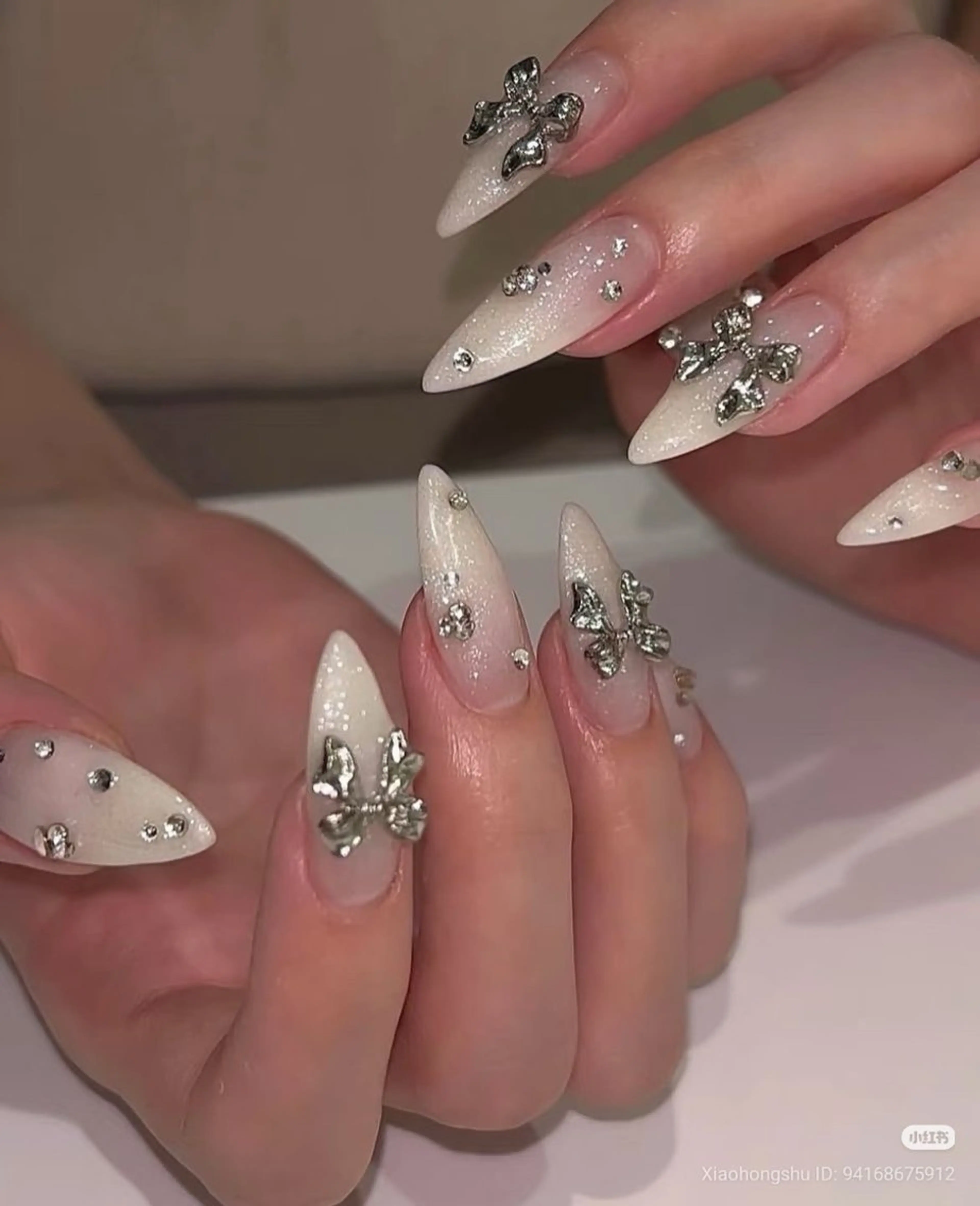 カラー グラデーションカラー ピンクカラー ハンドネイル AIN Nailのネイルデザイン