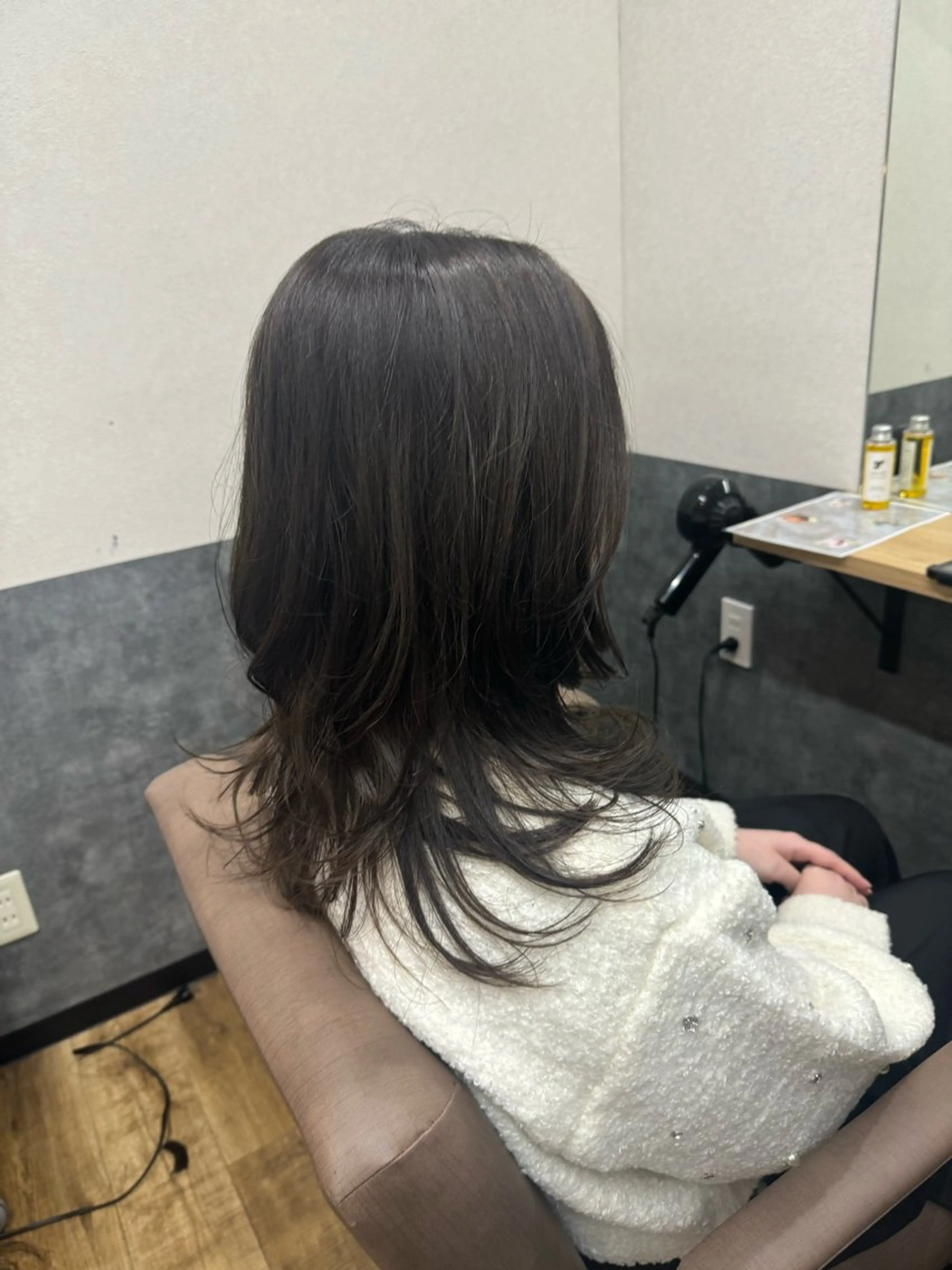 セミロング カラー グレージュ オリーブグレージュ オリーブグレー reeed konnoのヘアスタイル