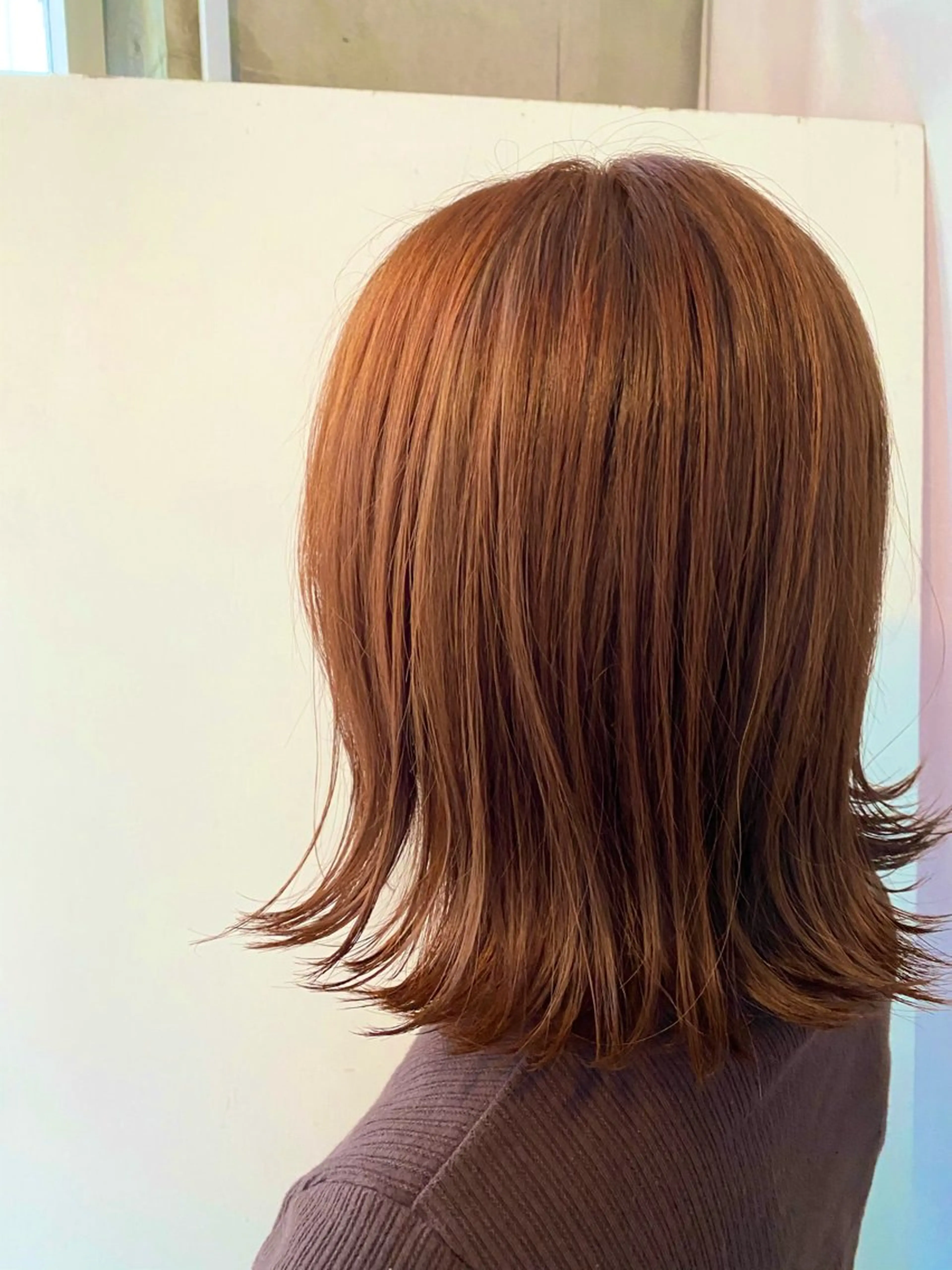 ミディアム カラー ブリーチ ブリーチなしカラー オレンジ カット ヘアカラー トリートメント 詩乃🎀ピンク 暖色系🫧レイヤーのヘアスタイル