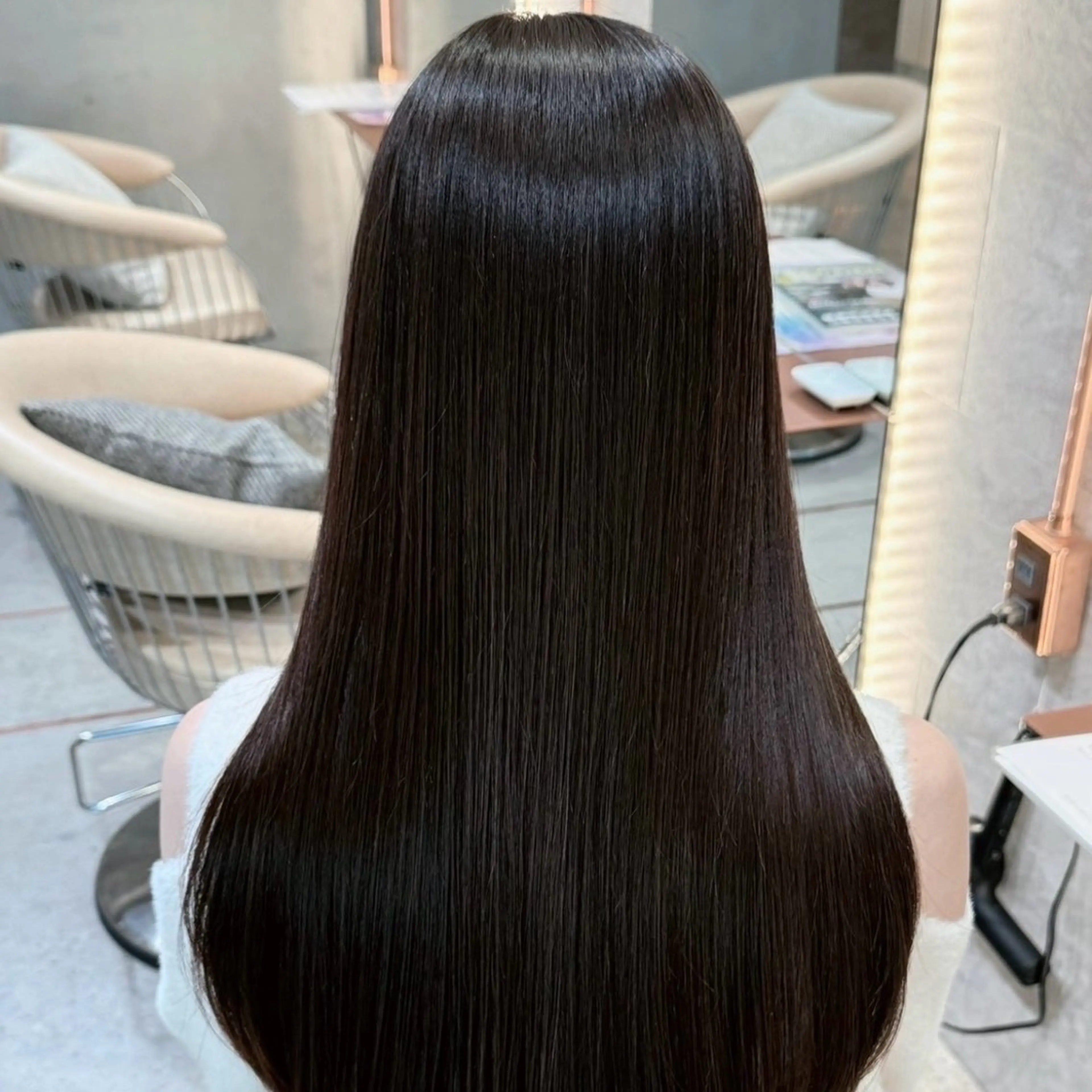 ロング カラー 黒髪 堀井 有沙のヘアスタイル