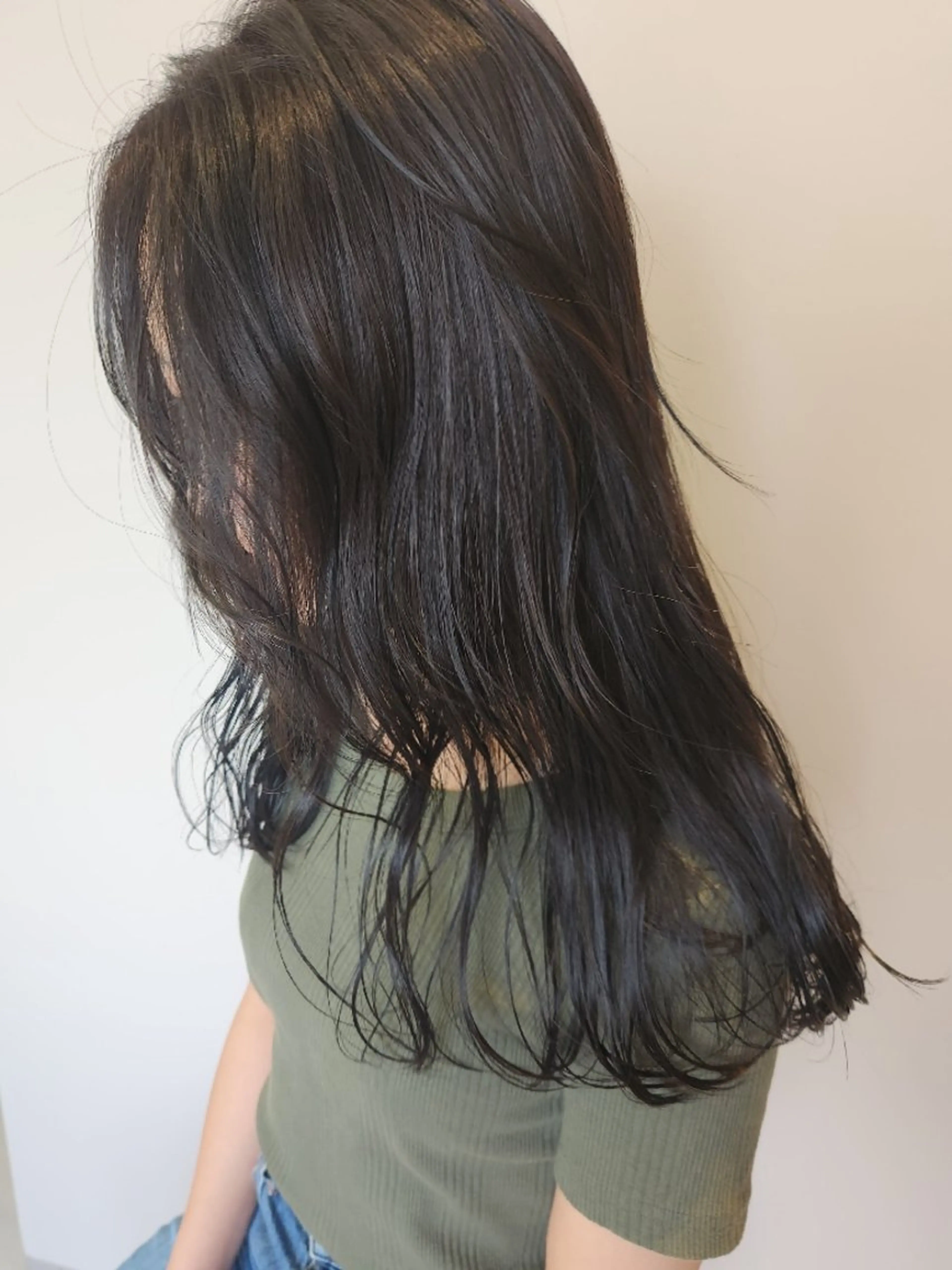 セミロング カラー Era Hatsuneのヘアスタイル