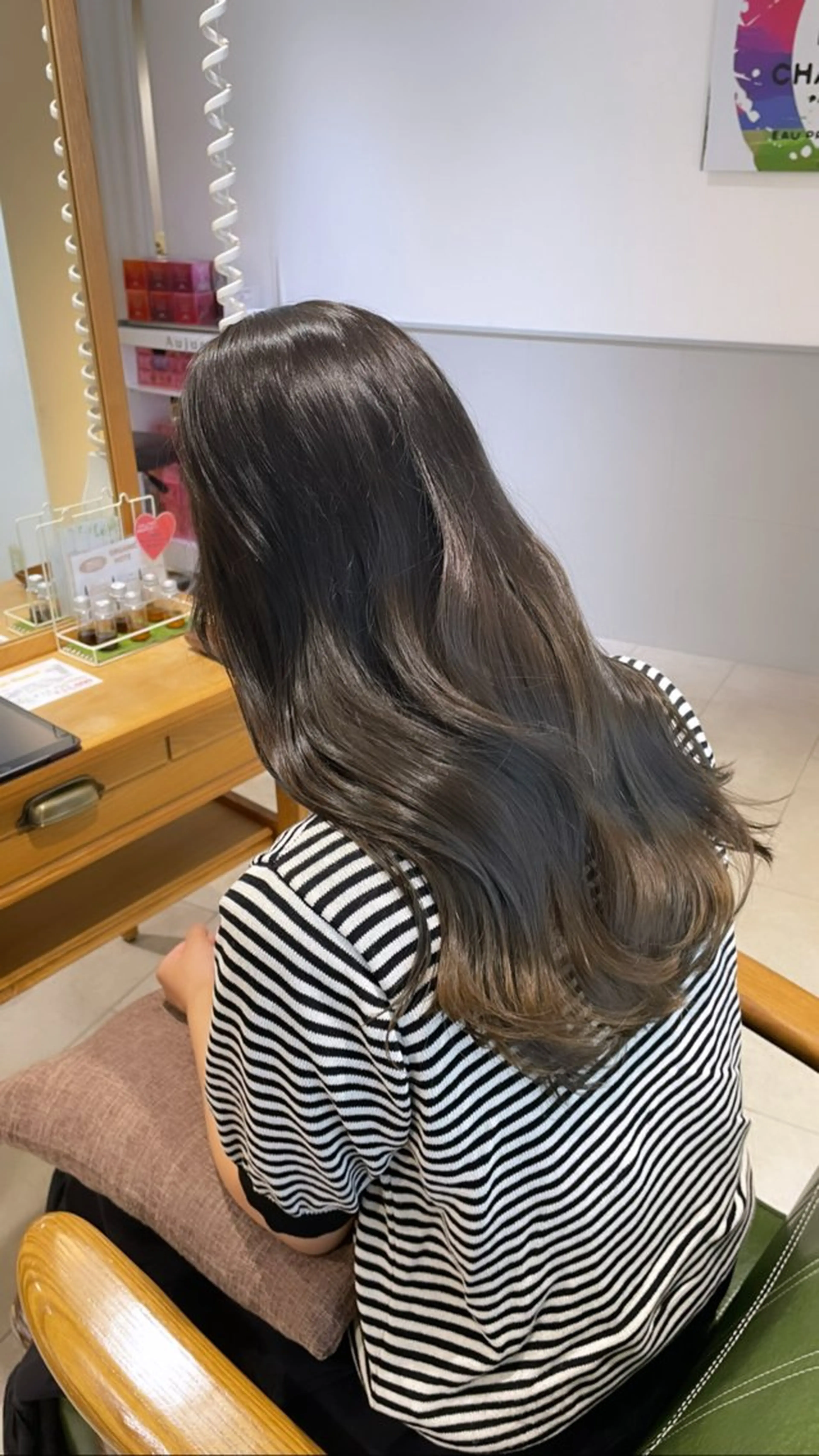 セミロング カラー パーマ ブリーチ 髪質改善 トリートメント カット ヘアカラー トリートメント 過去一の柔髪ヘア 🌿einshairのヘアスタイル