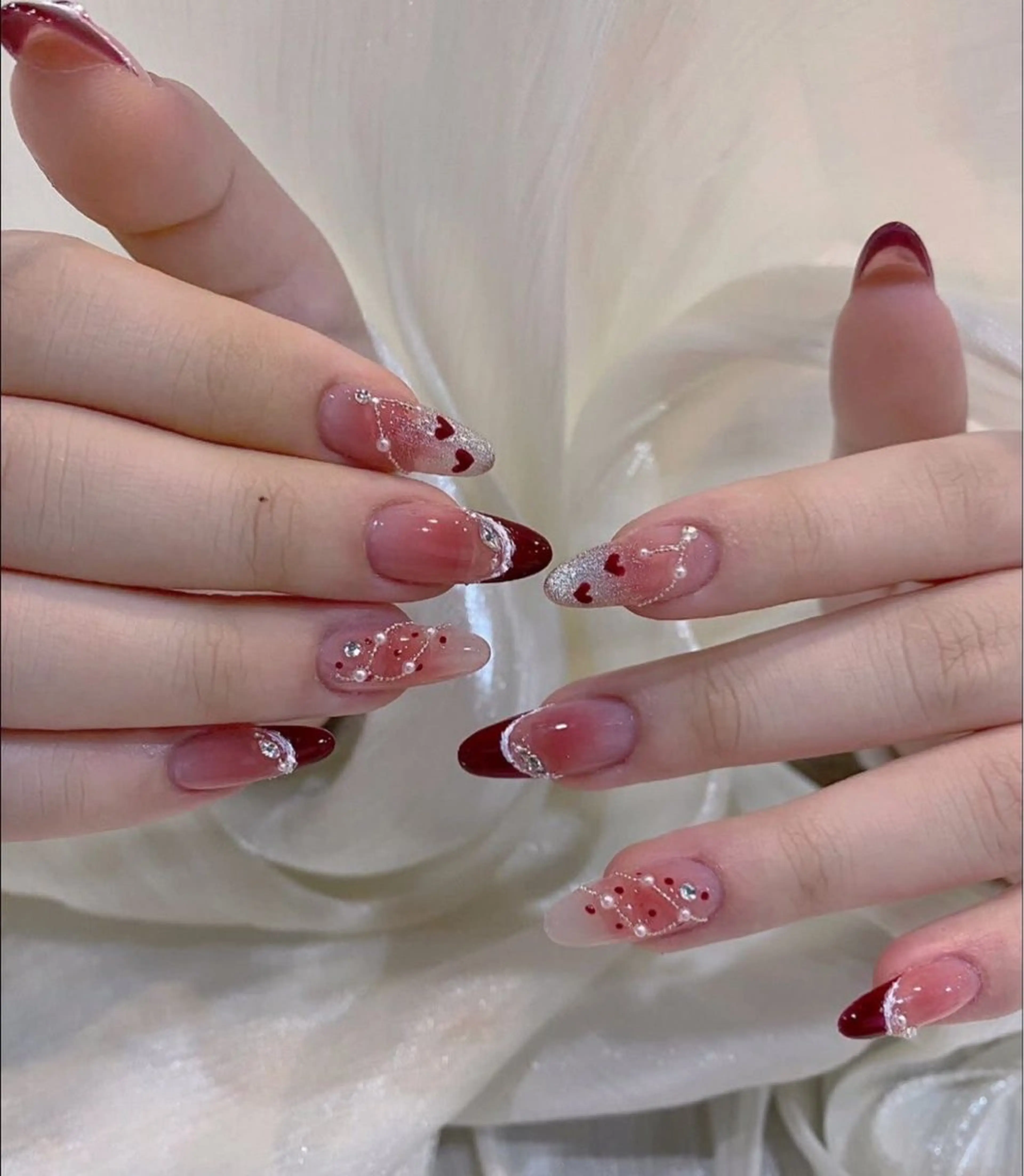 ネイル グラデーション ラメ(グリッター) マグネットネイル ミラーネイル ニュアンスネイル ハンドネイル Lumi de nailsのネイルデザイン