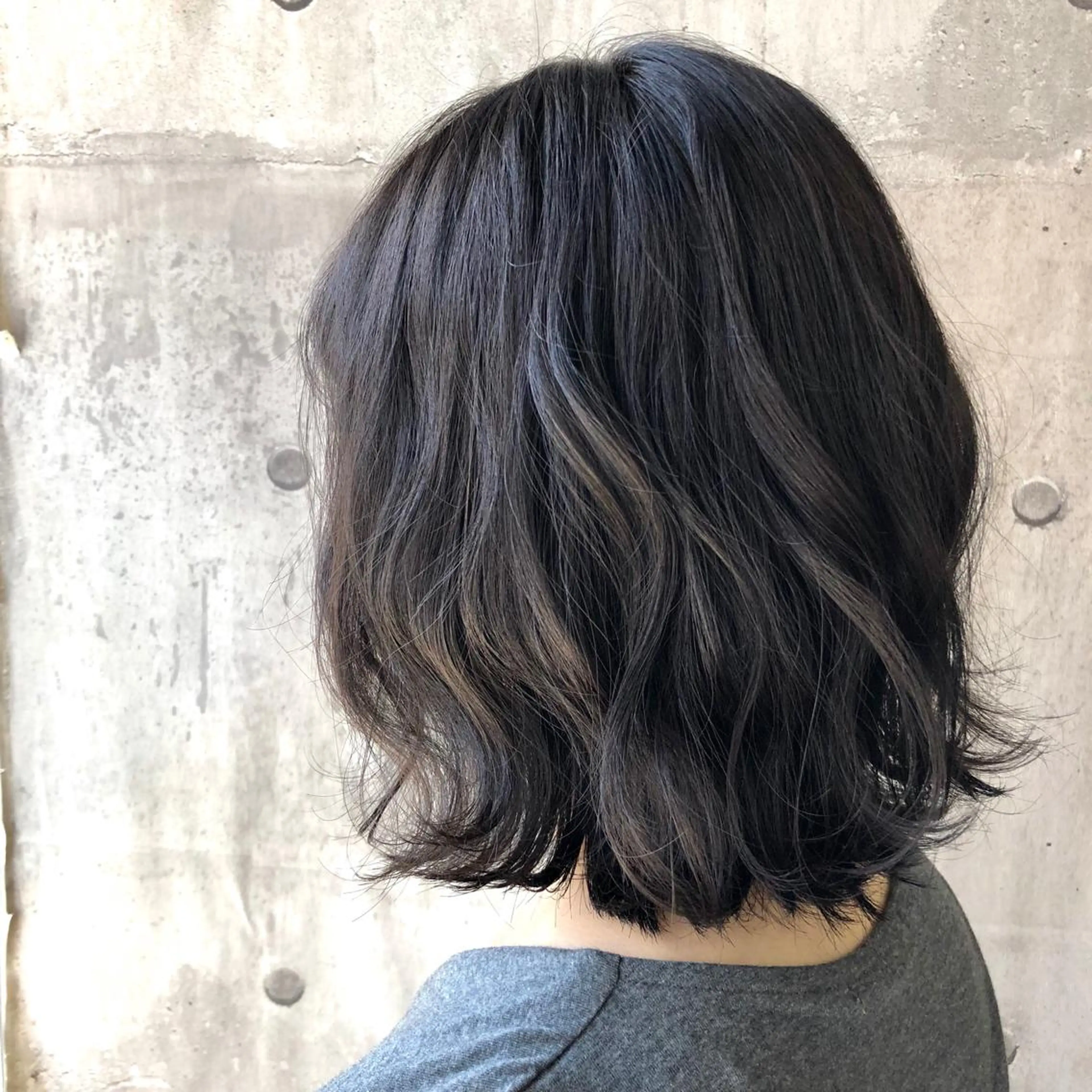 ミディアム カラー 菅沢 奈生のヘアスタイル