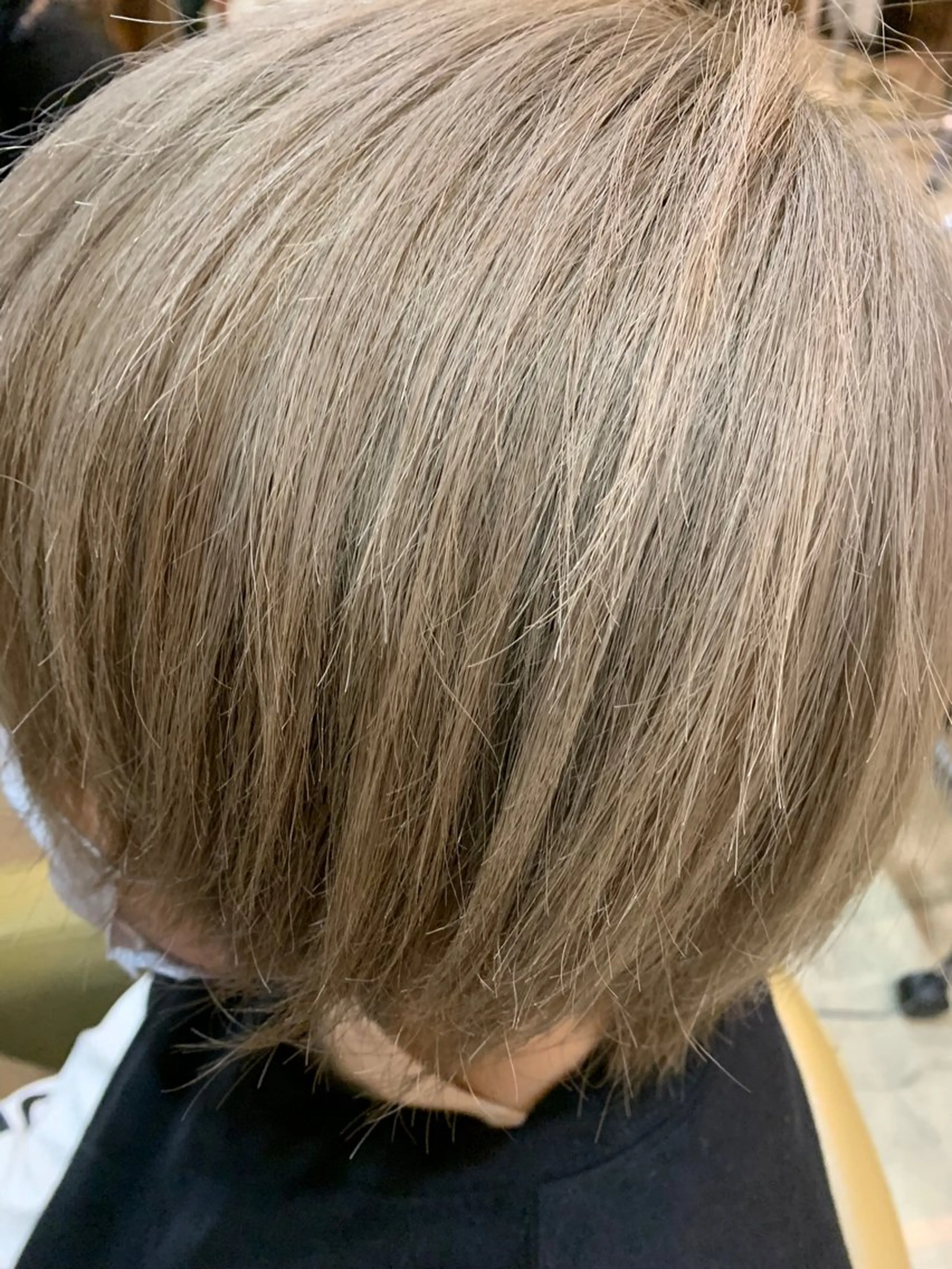 カラー ベージュカラー ブリーチ 礒谷 夏帆のヘアスタイル