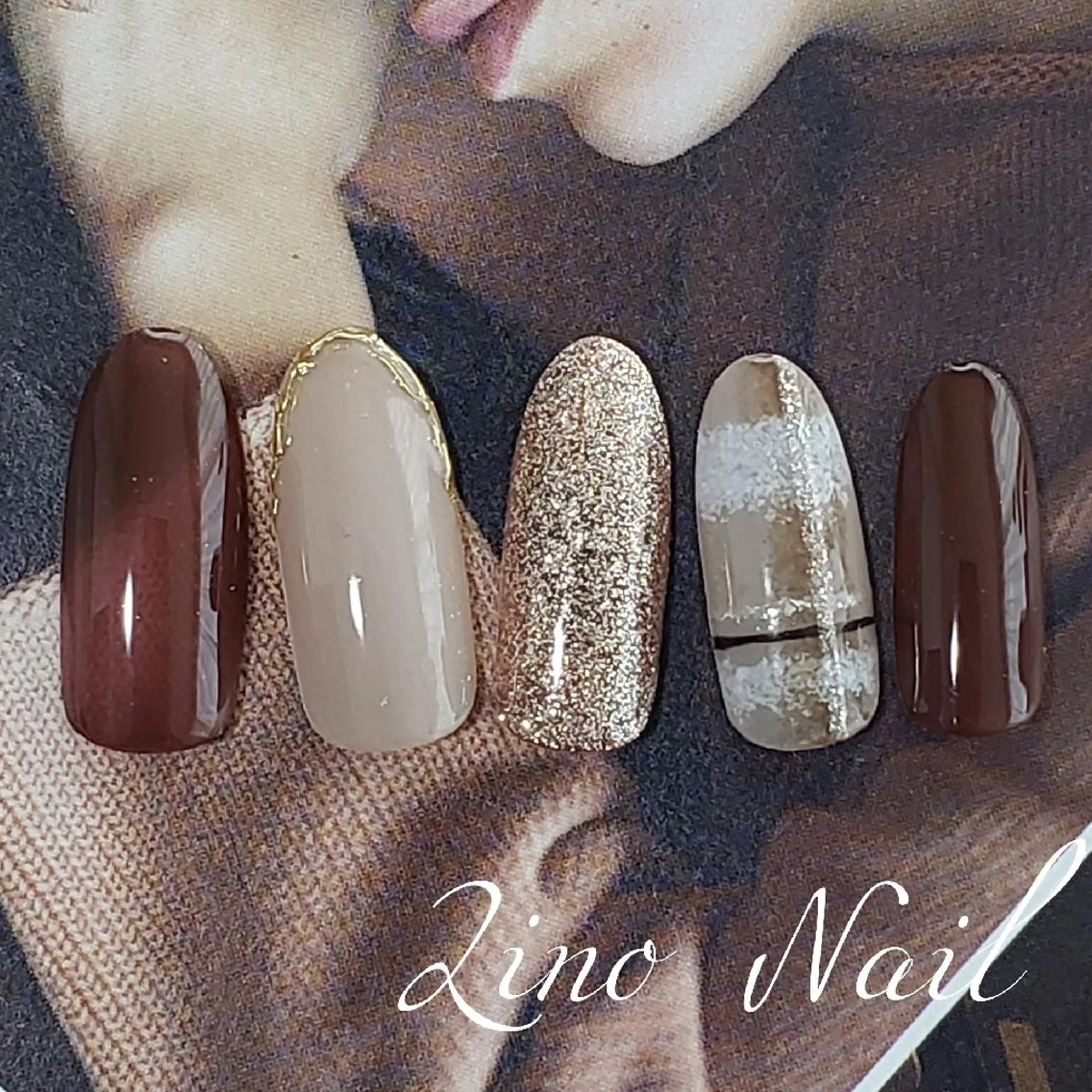 ネイル ボルドー カジュアル ジェルネイル ゴールド キラキラネイル ハンドネイル Lino Nailのネイルデザイン